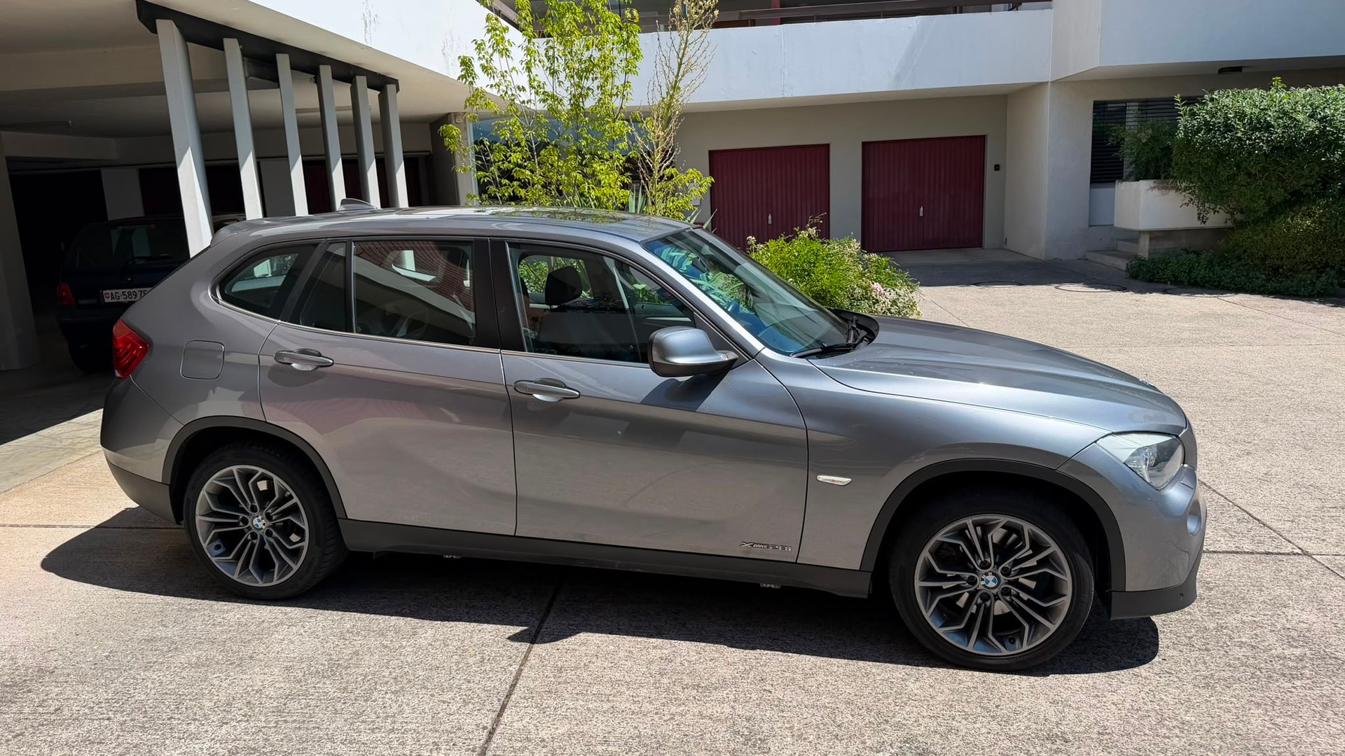 BMW X1 xDrive 28i Steptronic-image-3
