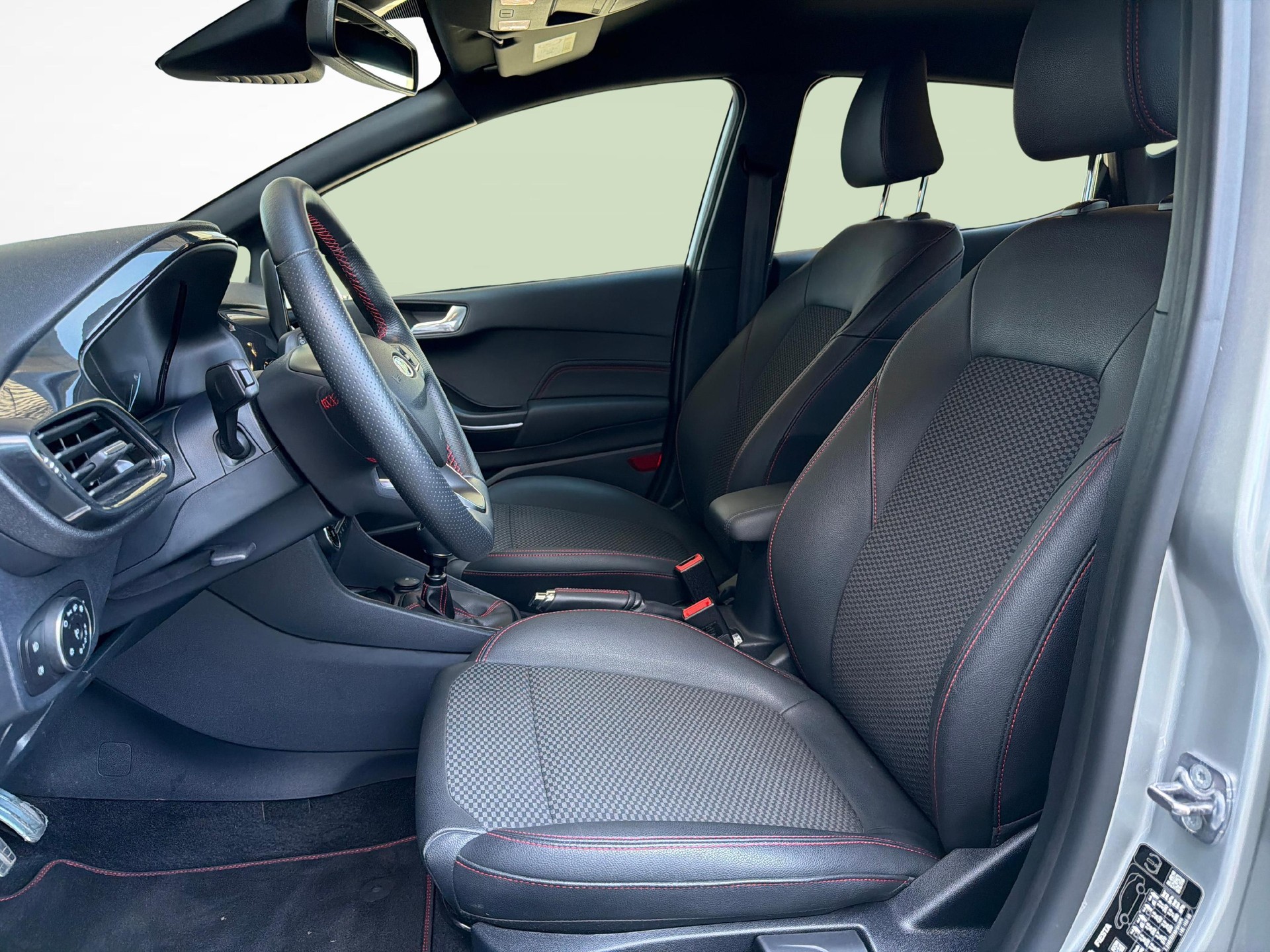 FORD Fiesta 1.0 EcoB Hybrid ST-Line X-image-9
