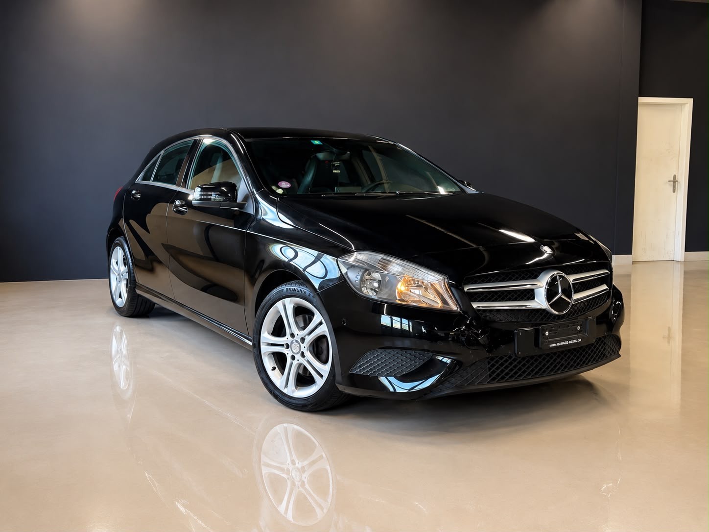 MERCEDES-BENZ A 180 7G-DCT-image-5