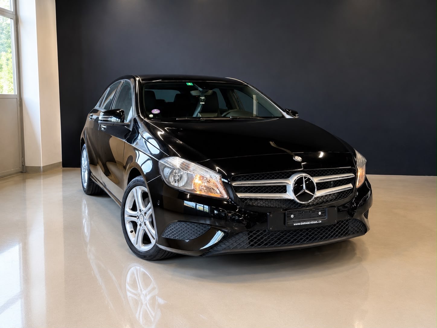 MERCEDES-BENZ A 180 7G-DCT-image-4