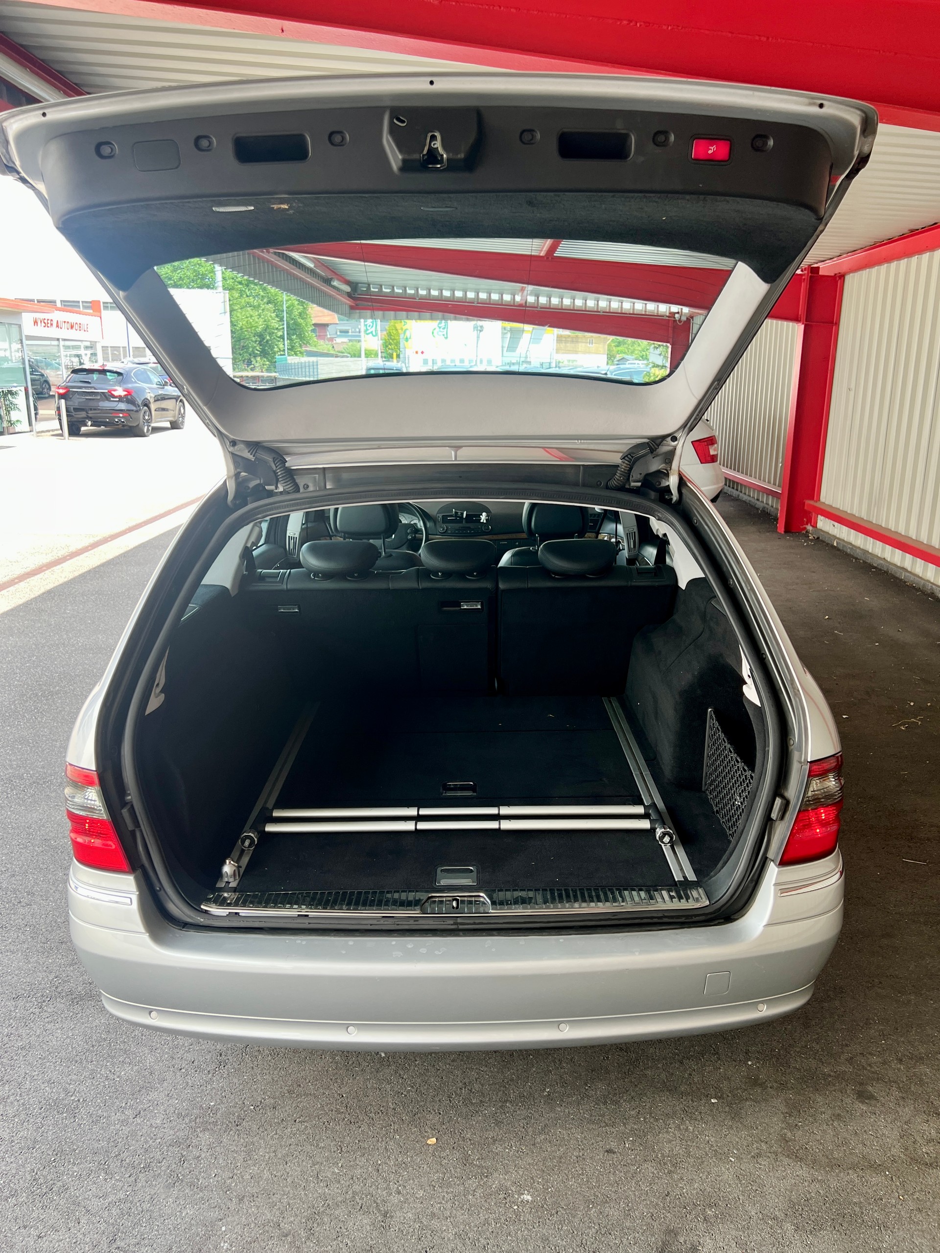 MERCEDES-BENZ E 280 Avantgarde-image-11
