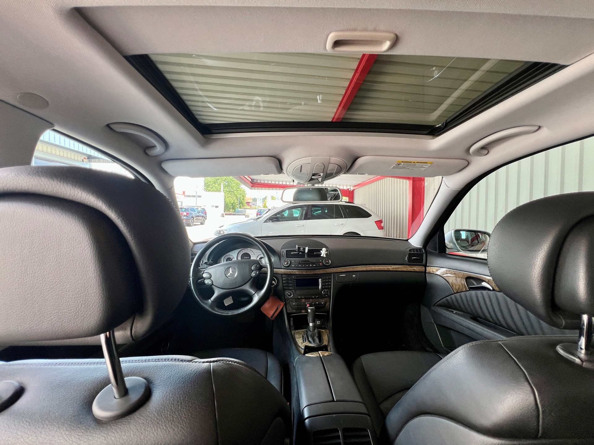 MERCEDES-BENZ E 280 Avantgarde-image-8