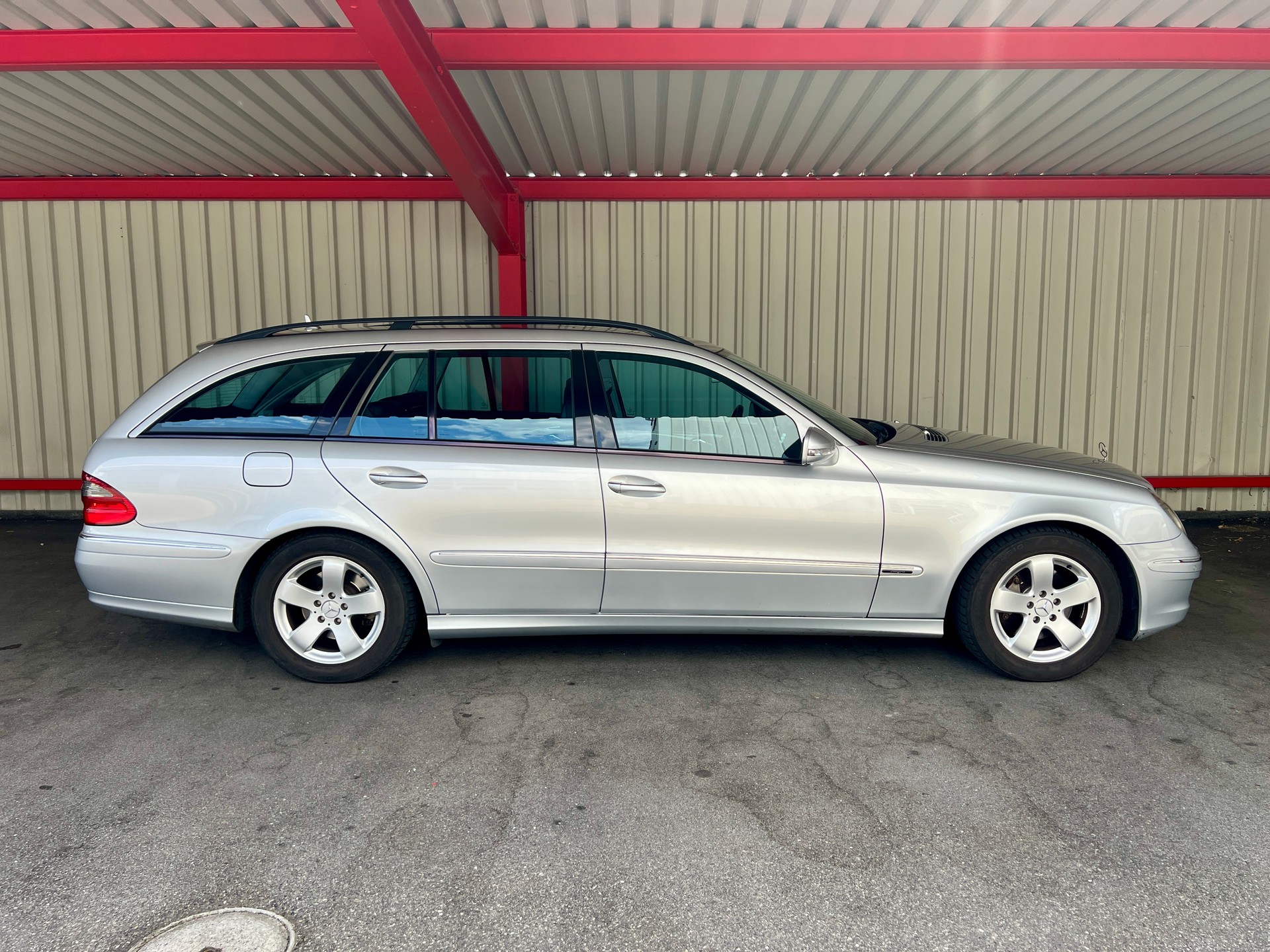 MERCEDES-BENZ E 280 Avantgarde-image-6