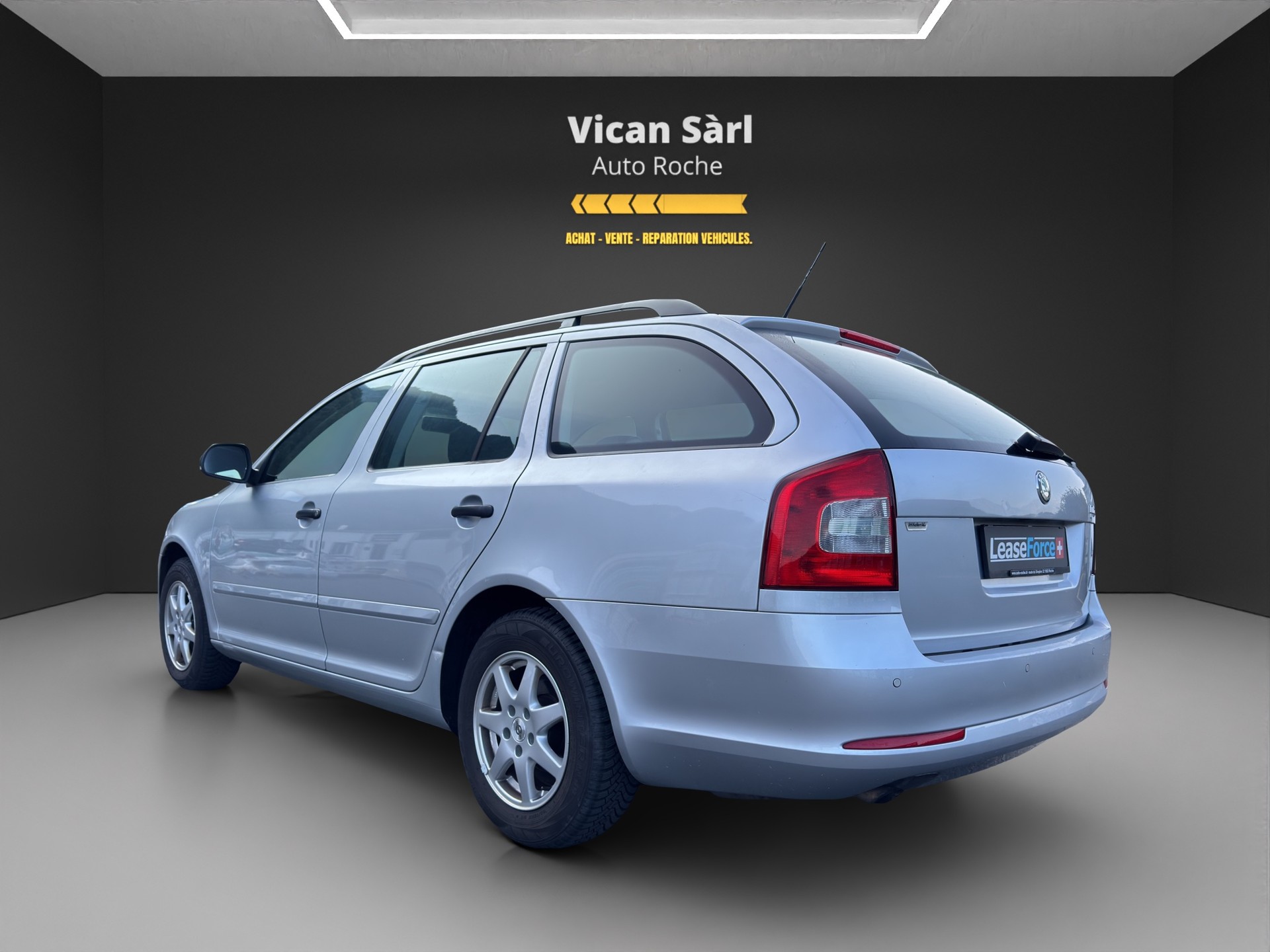 SKODA Octavia Combi 1.2 TSI Ambition DSG-image-5
