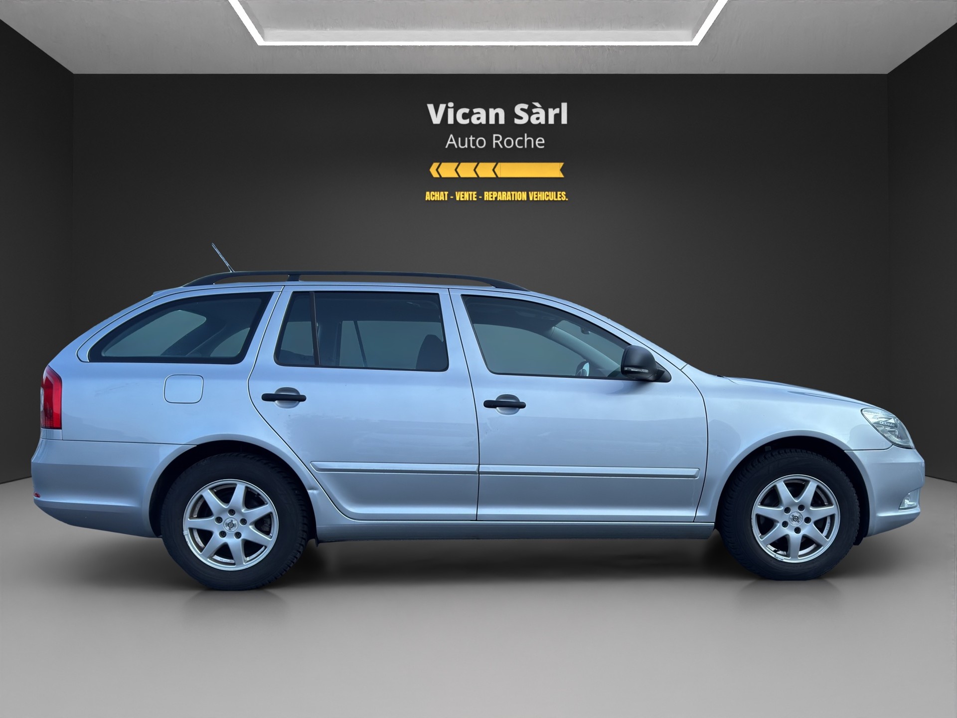 SKODA Octavia Combi 1.2 TSI Ambition DSG-image-4