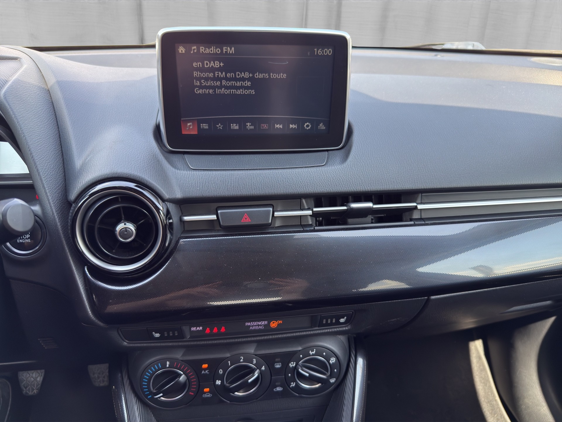 MAZDA 2 1.5i 16V Skyactiv-G Ambition Plus-image-11