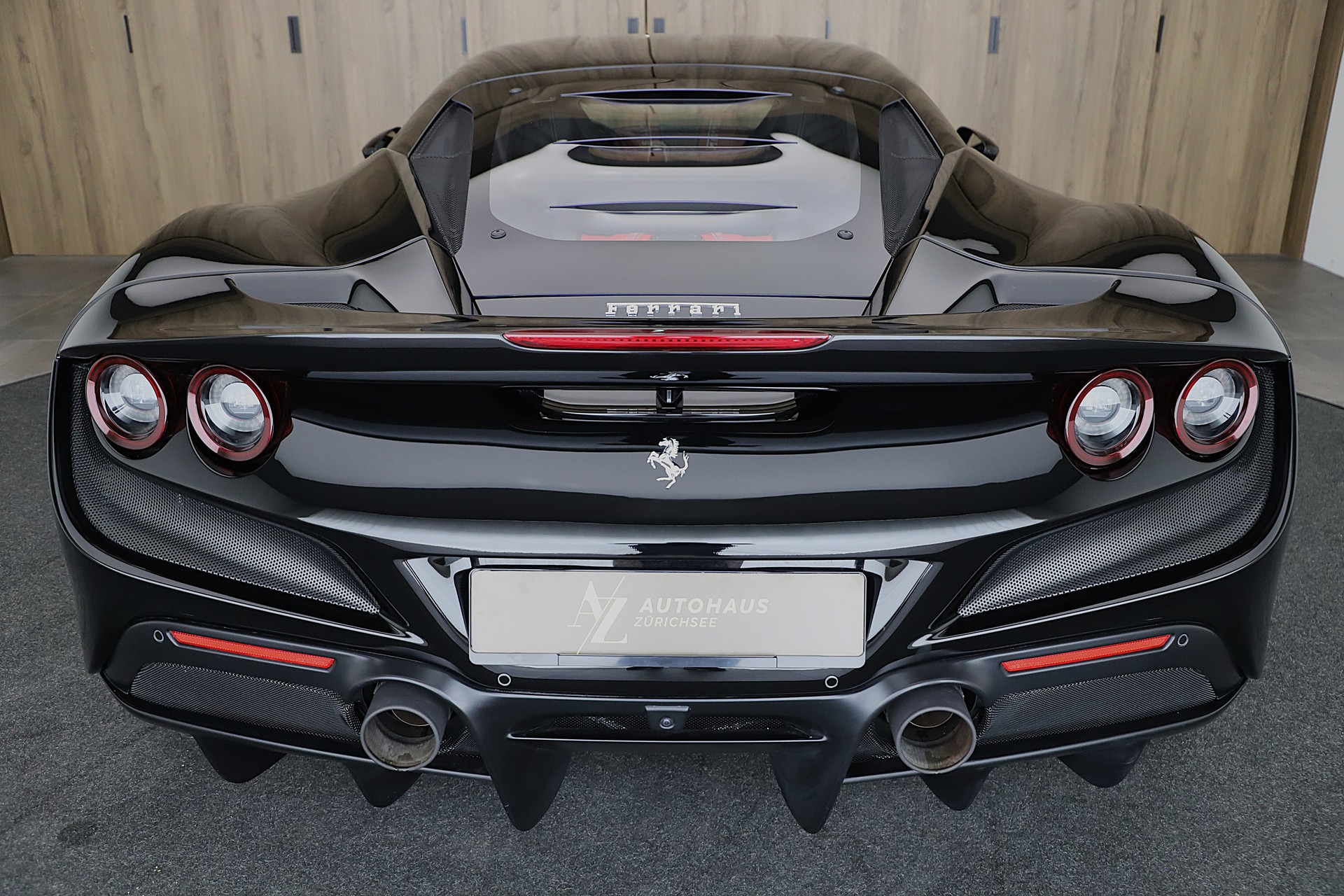 FERRARI F8 Tributo-image-3