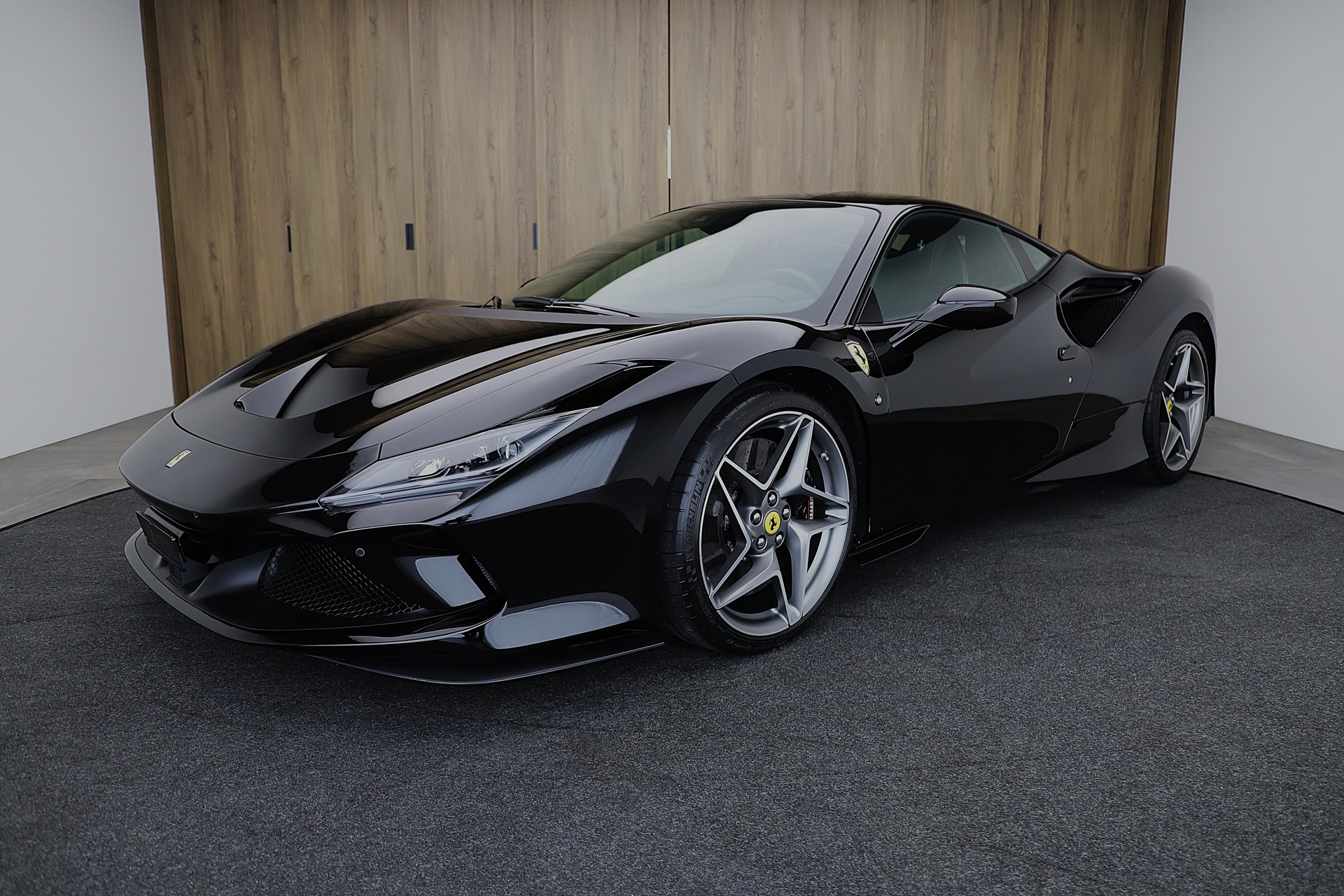 FERRARI F8 Tributo