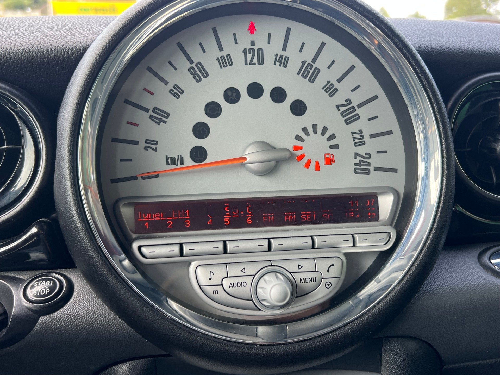 MINI Cooper-image-13
