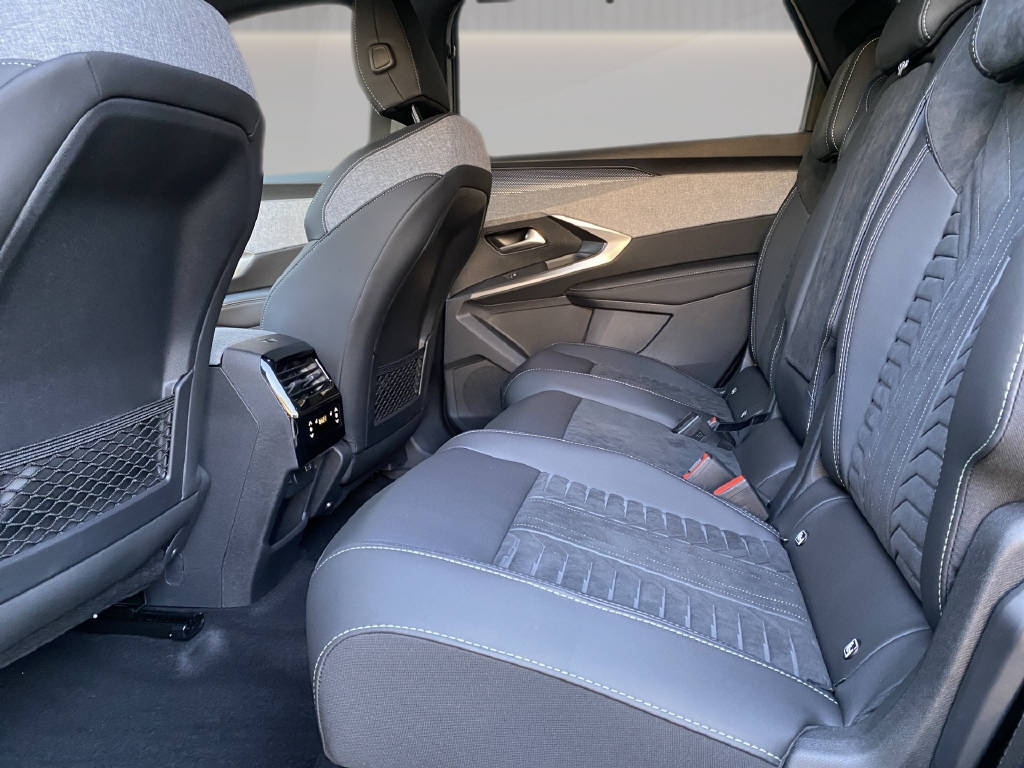 PEUGEOT 5008 1.2 Hybrid GT-image-10