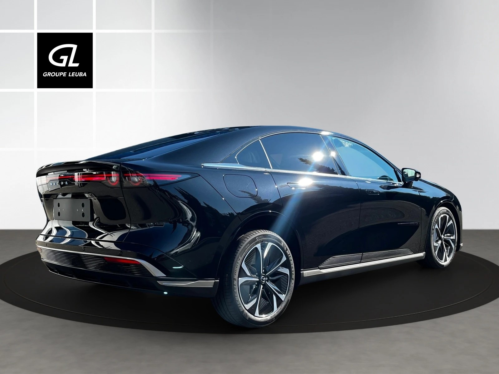 MAZDA 6e 245 80kWh Takumi Plus-showroom-element-2