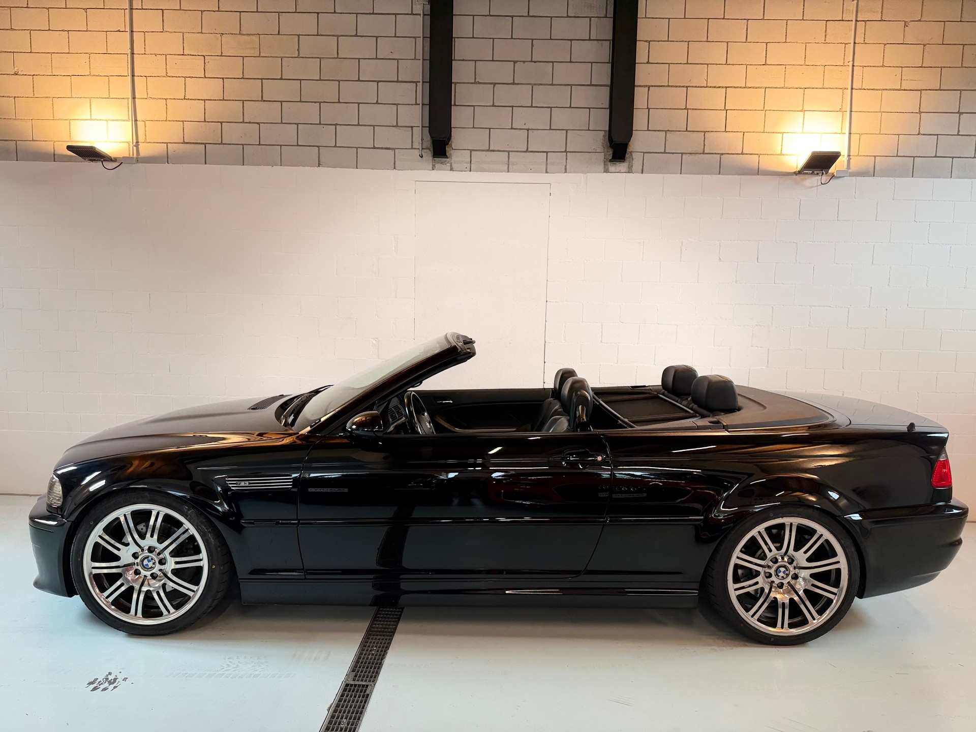 BMW M3 Cabriolet-showroom-element-3