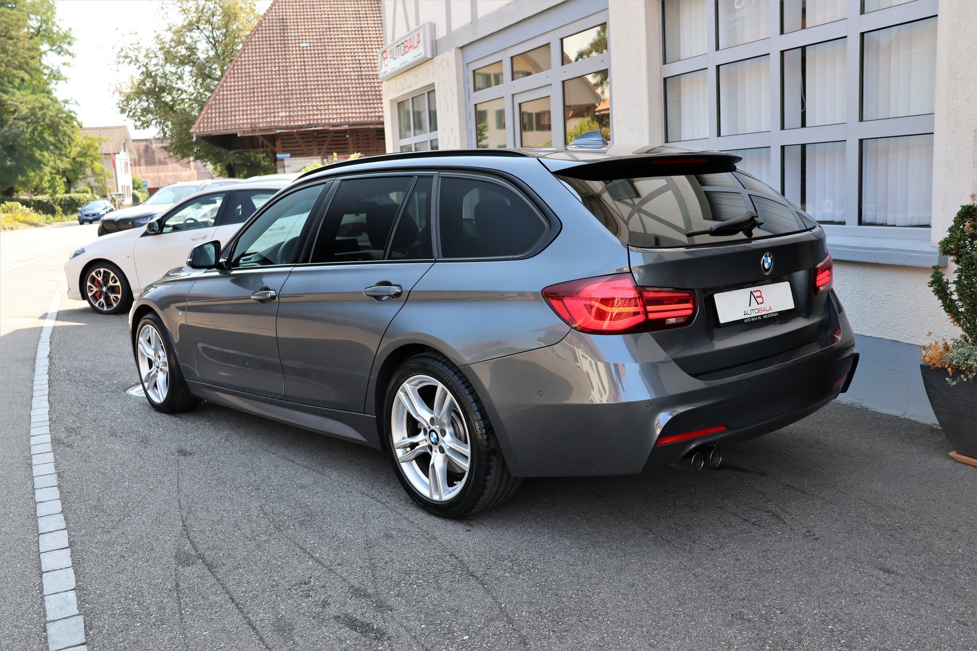 BMW 335d xDrive Touring Edition M Sport Steptronic (CH)-image-6
