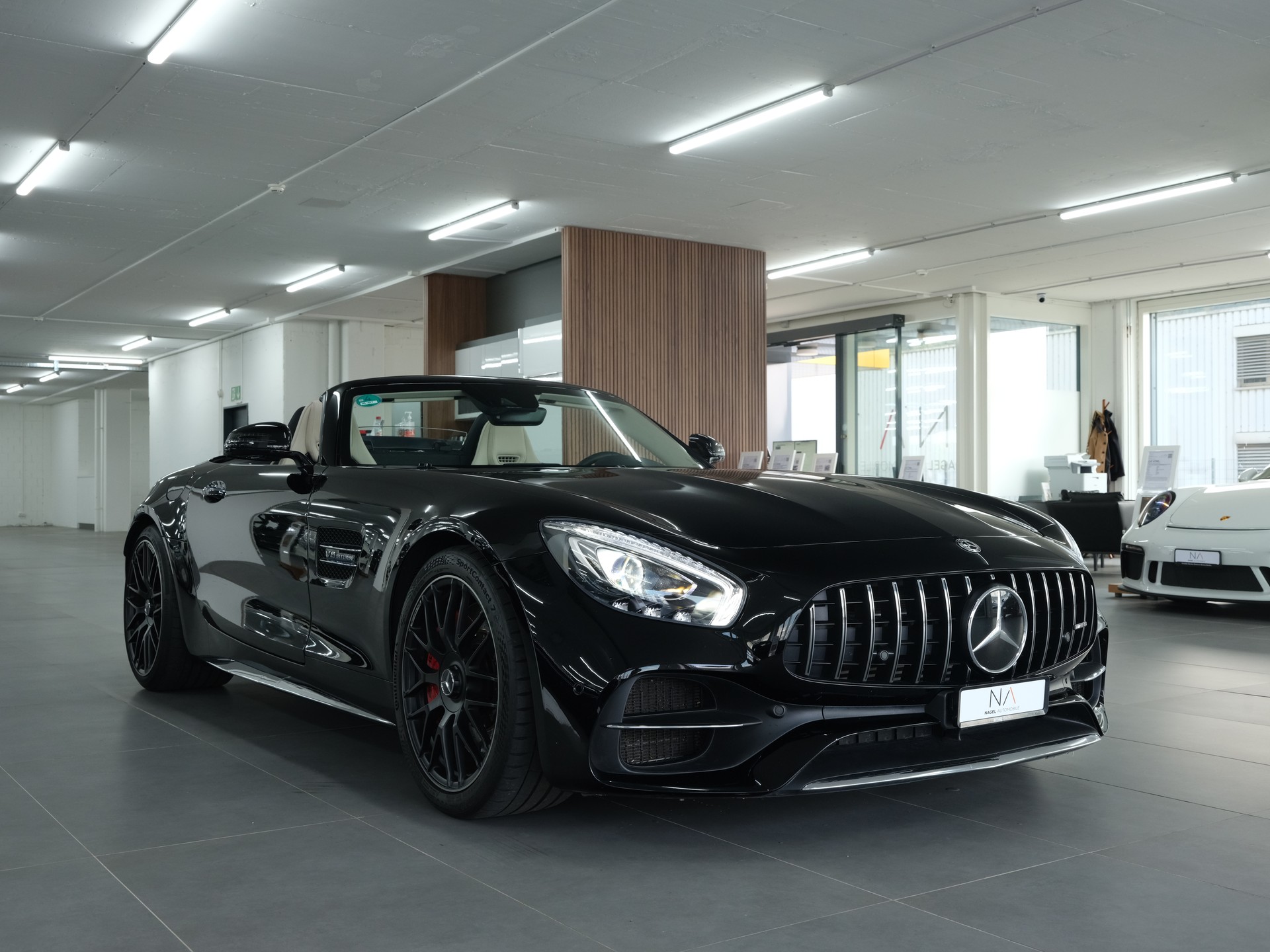 MERCEDES-BENZ AMG GT C Roadster Speedshift DCT *Burmester* *1.Hand* *Sportabgassanlage*-showroom-element-1