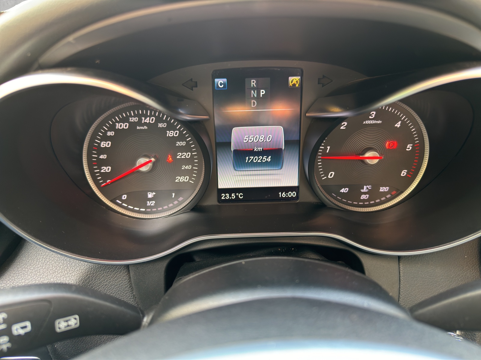 MERCEDES-BENZ GLC 250 d 4Matic 9G-Tronic-image-10