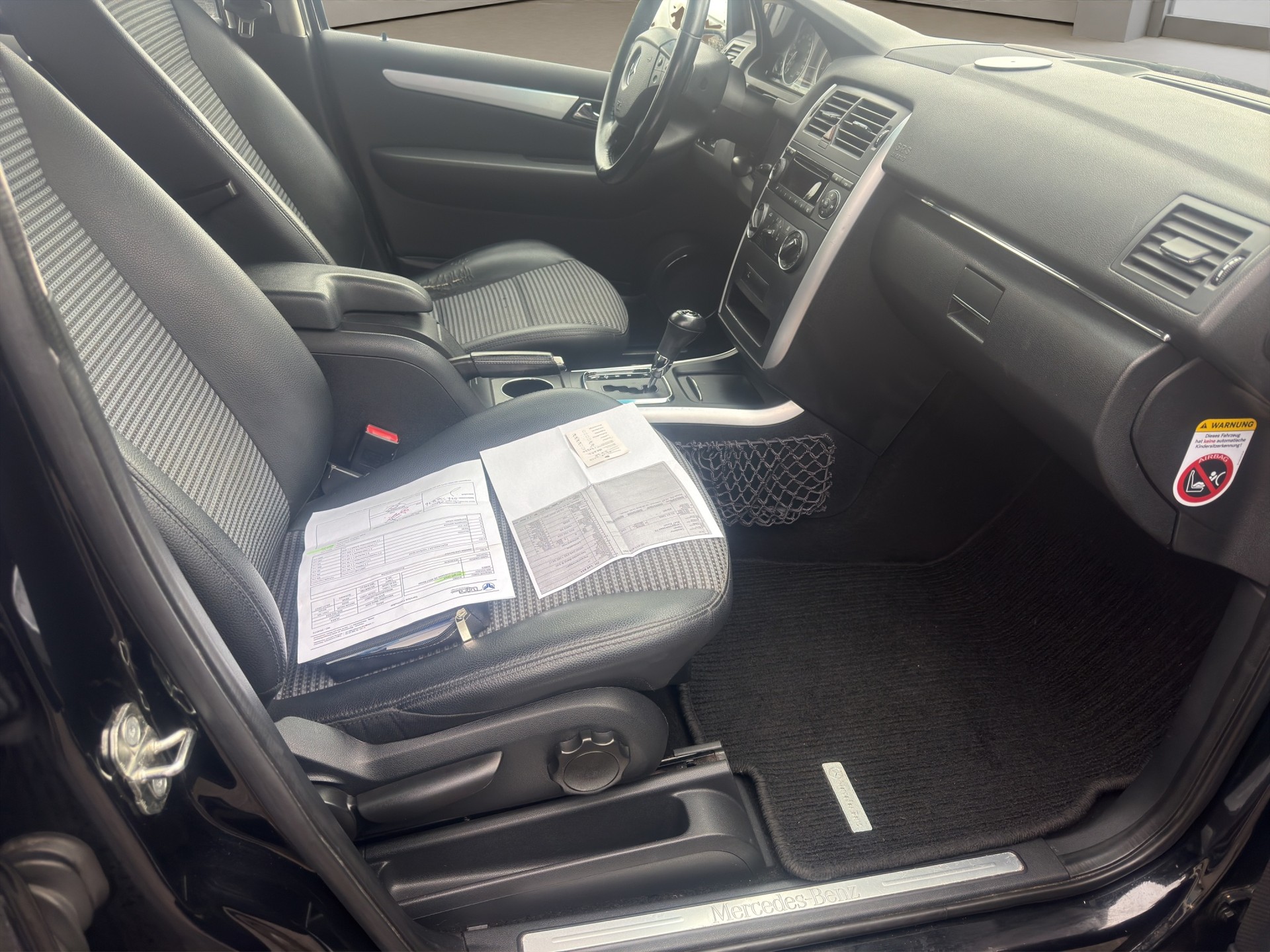 MERCEDES-BENZ B 200-image-11