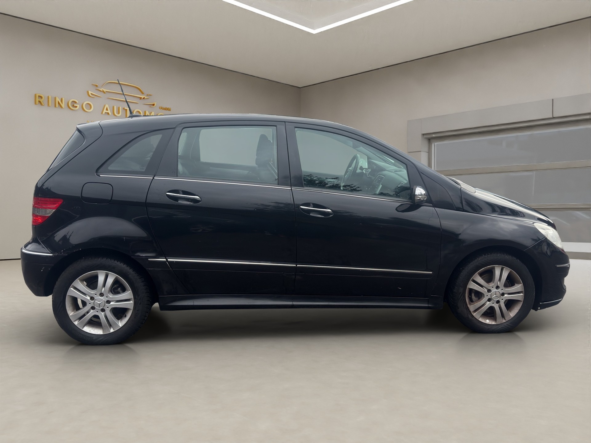 MERCEDES-BENZ B 200-image-7