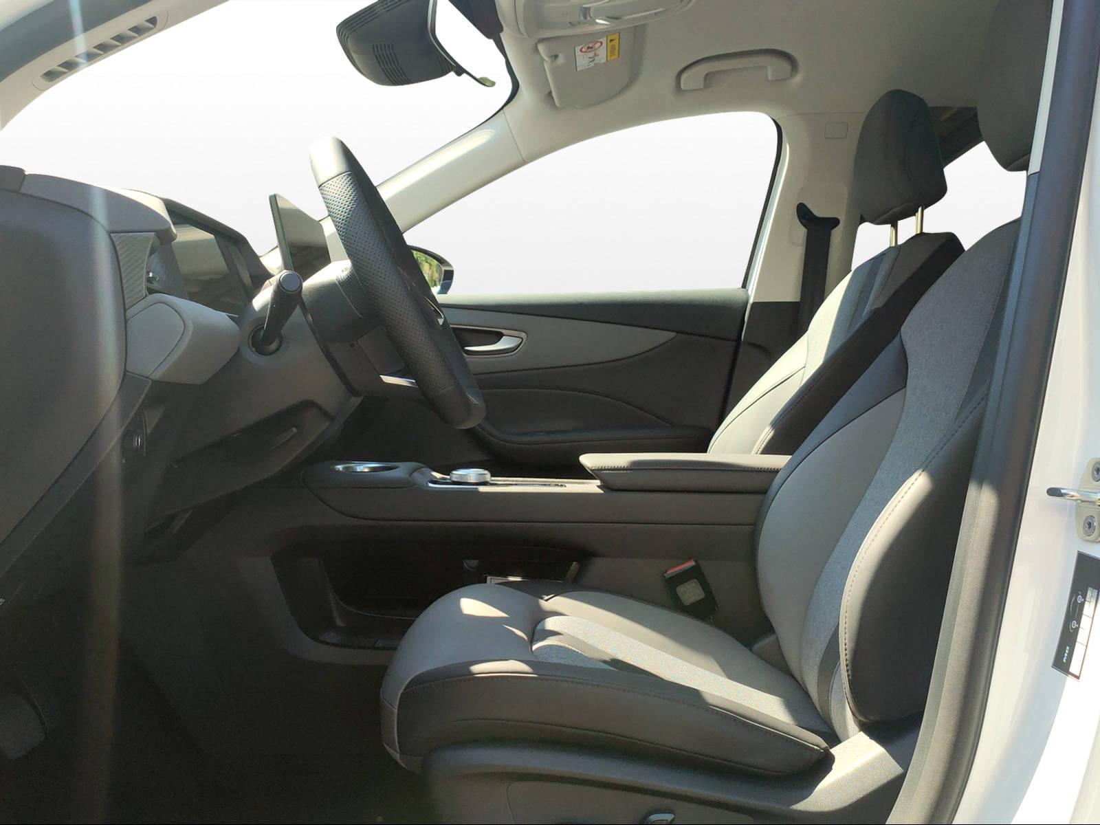 MG S5 EV 64 kWh Luxury-image-8