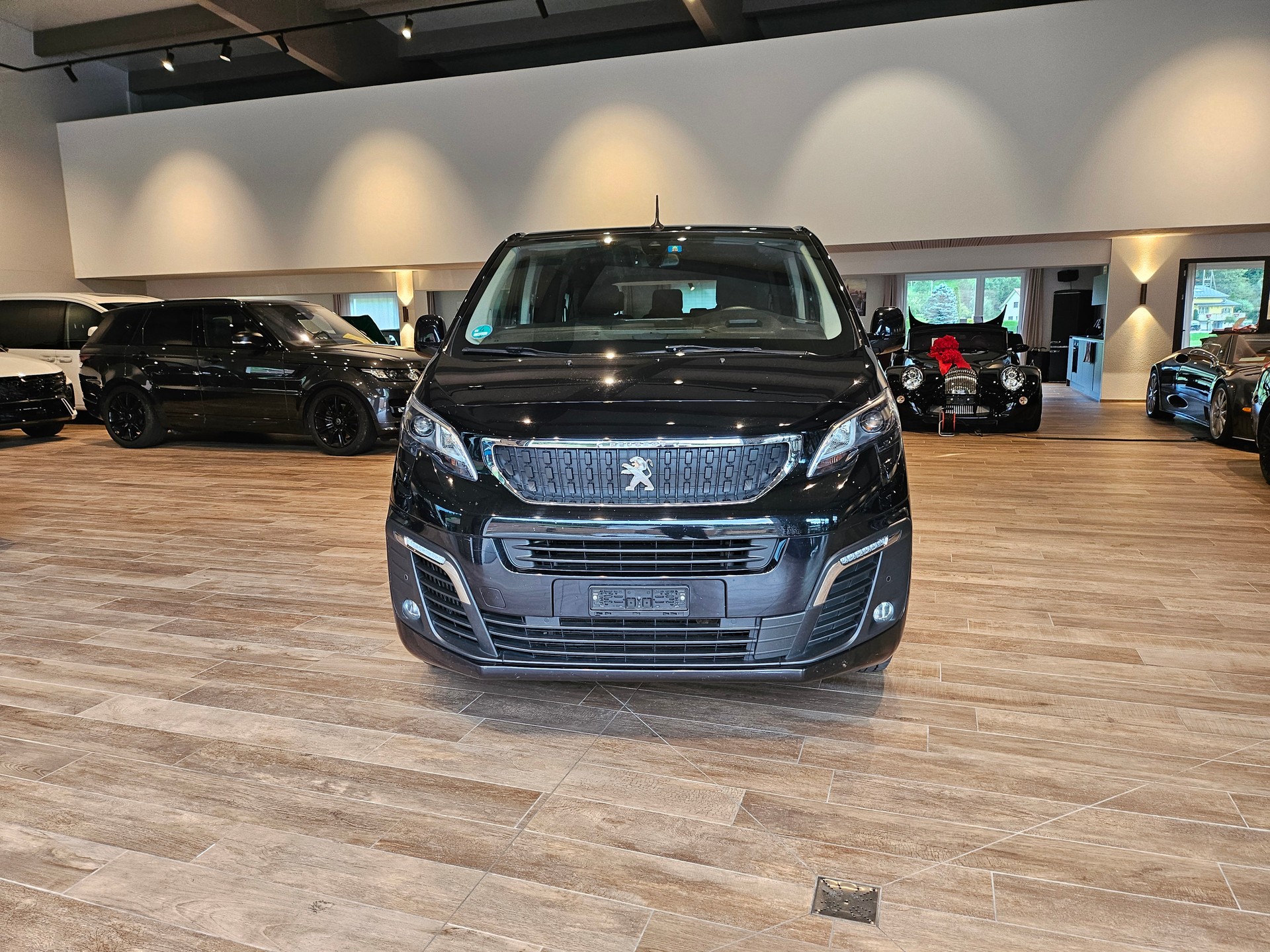 PEUGEOT Traveller 2.0 BlueHDi Lang 🔥8 Plätzer 🔥AHK 2300KG🔥-showroom-element-2