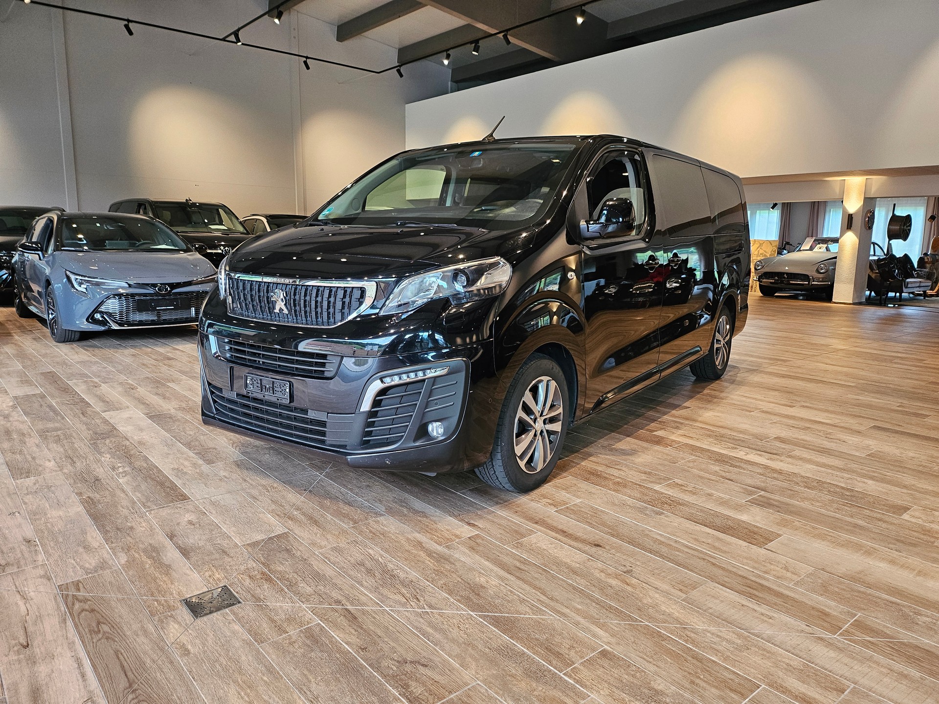 PEUGEOT Traveller 2.0 BlueHDi Lang 🔥8 Plätzer 🔥AHK 2300KG🔥