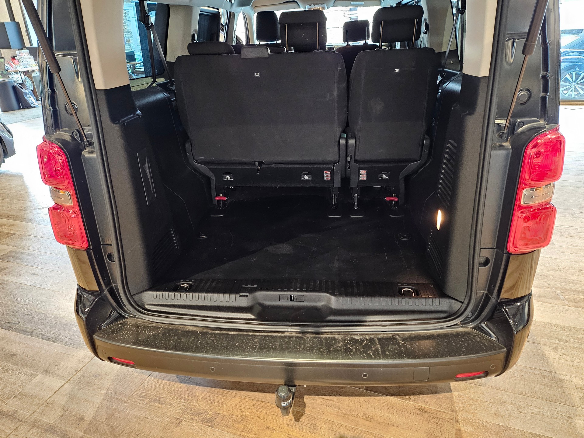 PEUGEOT Traveller 2.0 BlueHDi Lang đ„8 PlĂ€tzer đ„AHK 2300KGđ„-image-17