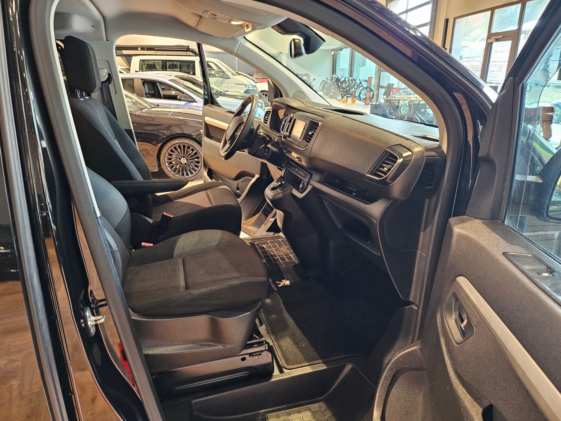 PEUGEOT Traveller 2.0 BlueHDi Lang đ„8 PlĂ€tzer đ„AHK 2300KGđ„-image-13