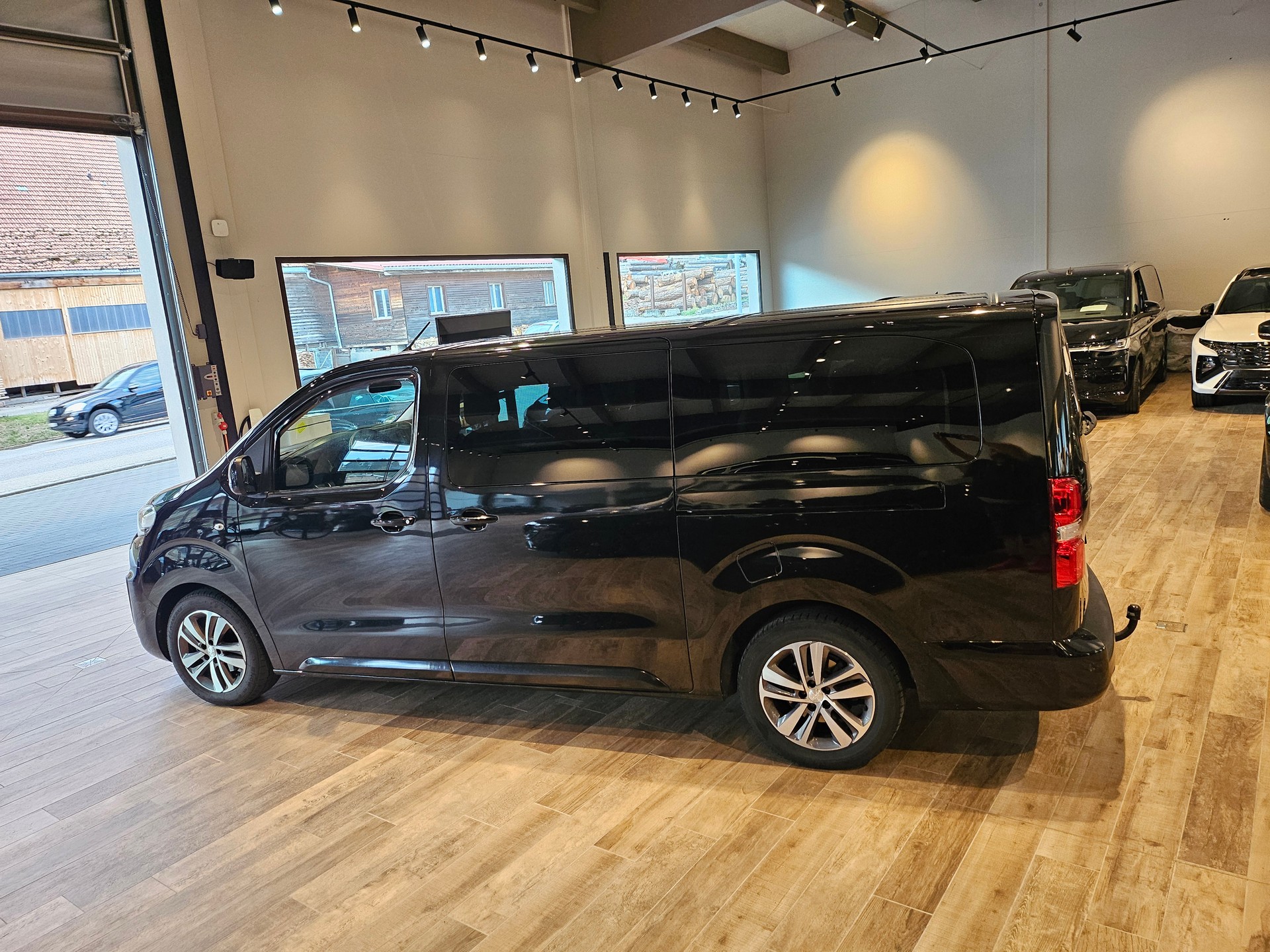 PEUGEOT Traveller 2.0 BlueHDi Lang đ„8 PlĂ€tzer đ„AHK 2300KGđ„-image-12