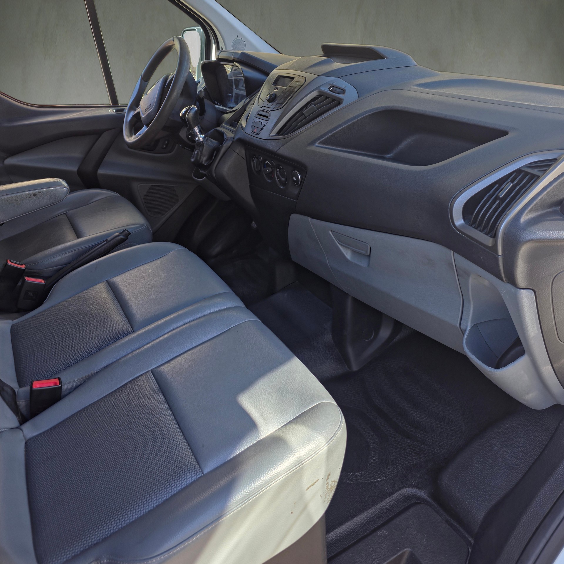 FORD Transit Custom Van 270 L1H1-image-9