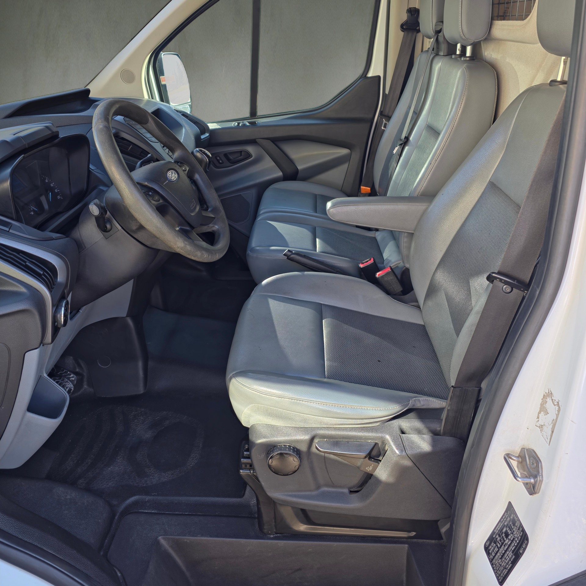 FORD Transit Custom Van 270 L1H1-image-6