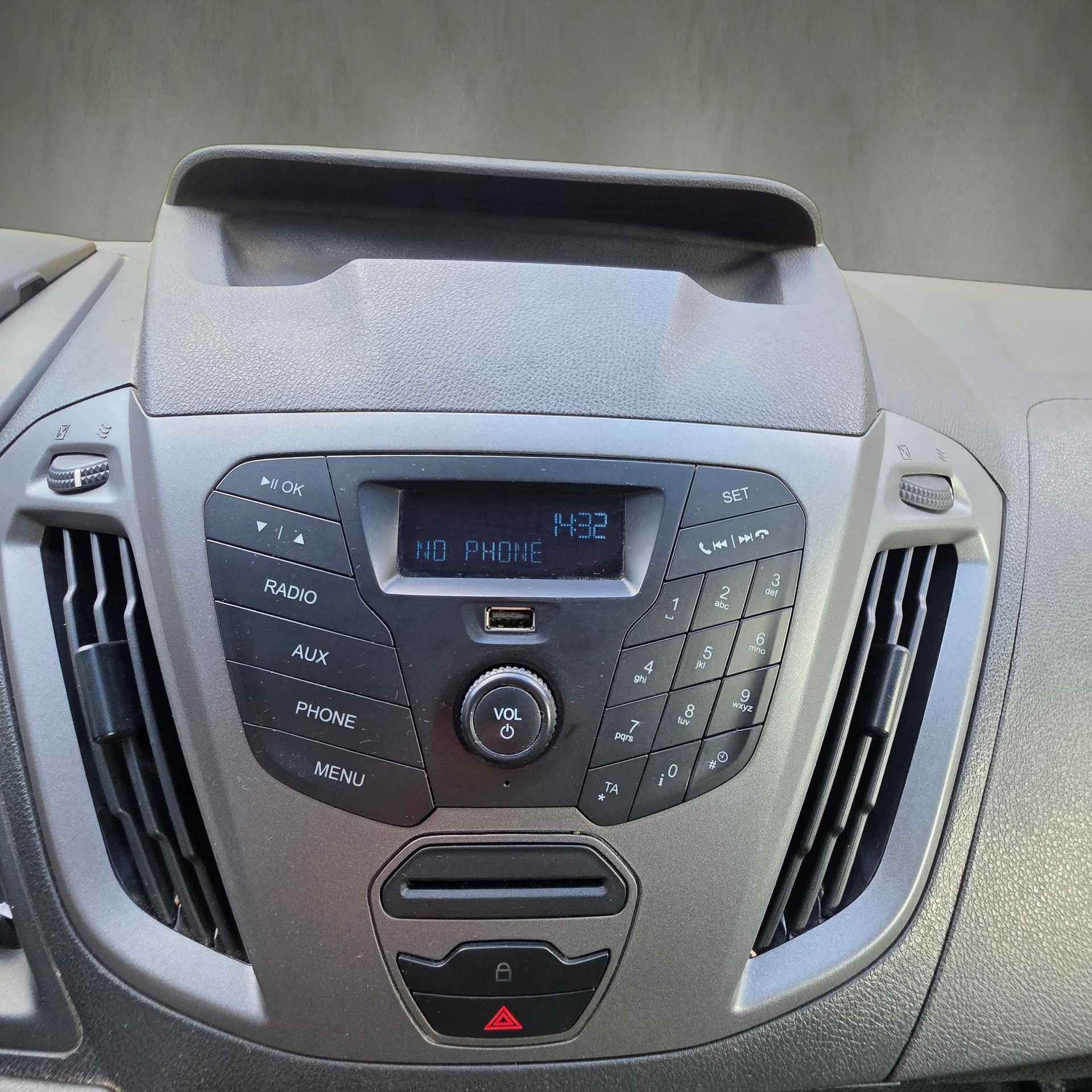FORD Transit Custom Van 270 L1H1-image-8