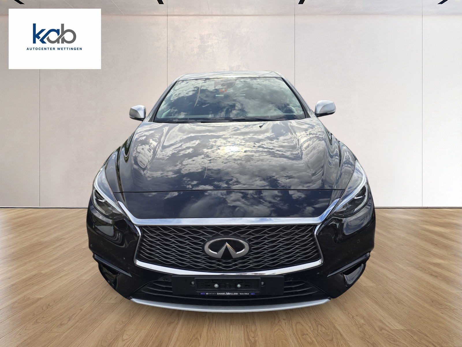 INFINITI Q30 2.2d City Black Edition AWD DCT-showroom-element-1