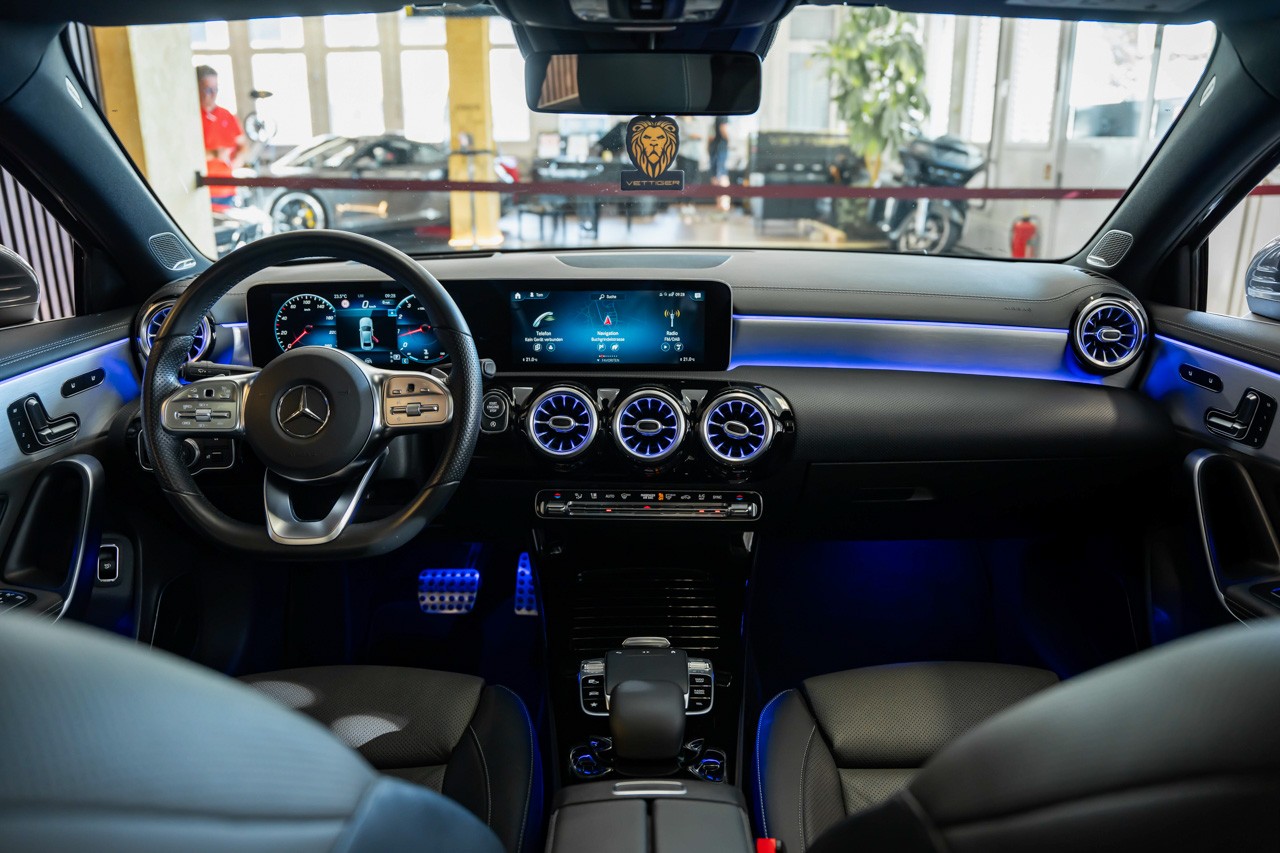 MERCEDES-BENZ A 250 4Matic AMG Line 4Matic 7G-DCT-image-11