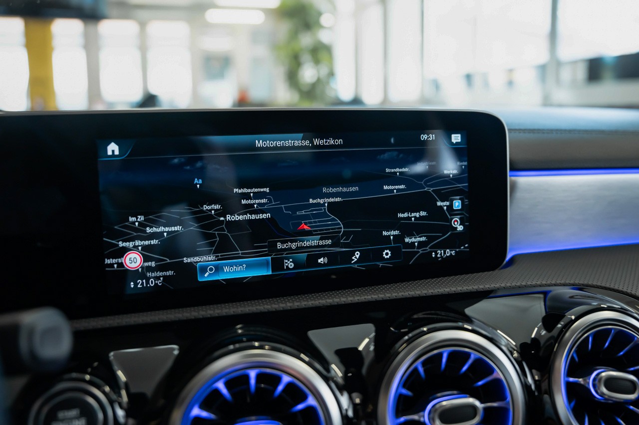 MERCEDES-BENZ A 250 4Matic AMG Line 4Matic 7G-DCT-image-25