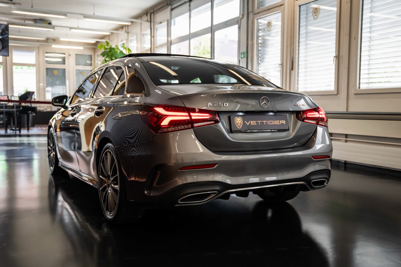 MERCEDES-BENZ A 250 4Matic AMG Line 4Matic 7G-DCT-showroom-element-3