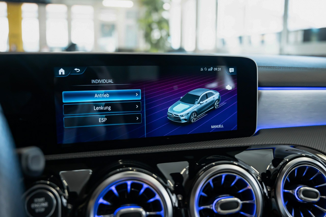 MERCEDES-BENZ A 250 4Matic AMG Line 4Matic 7G-DCT-image-24