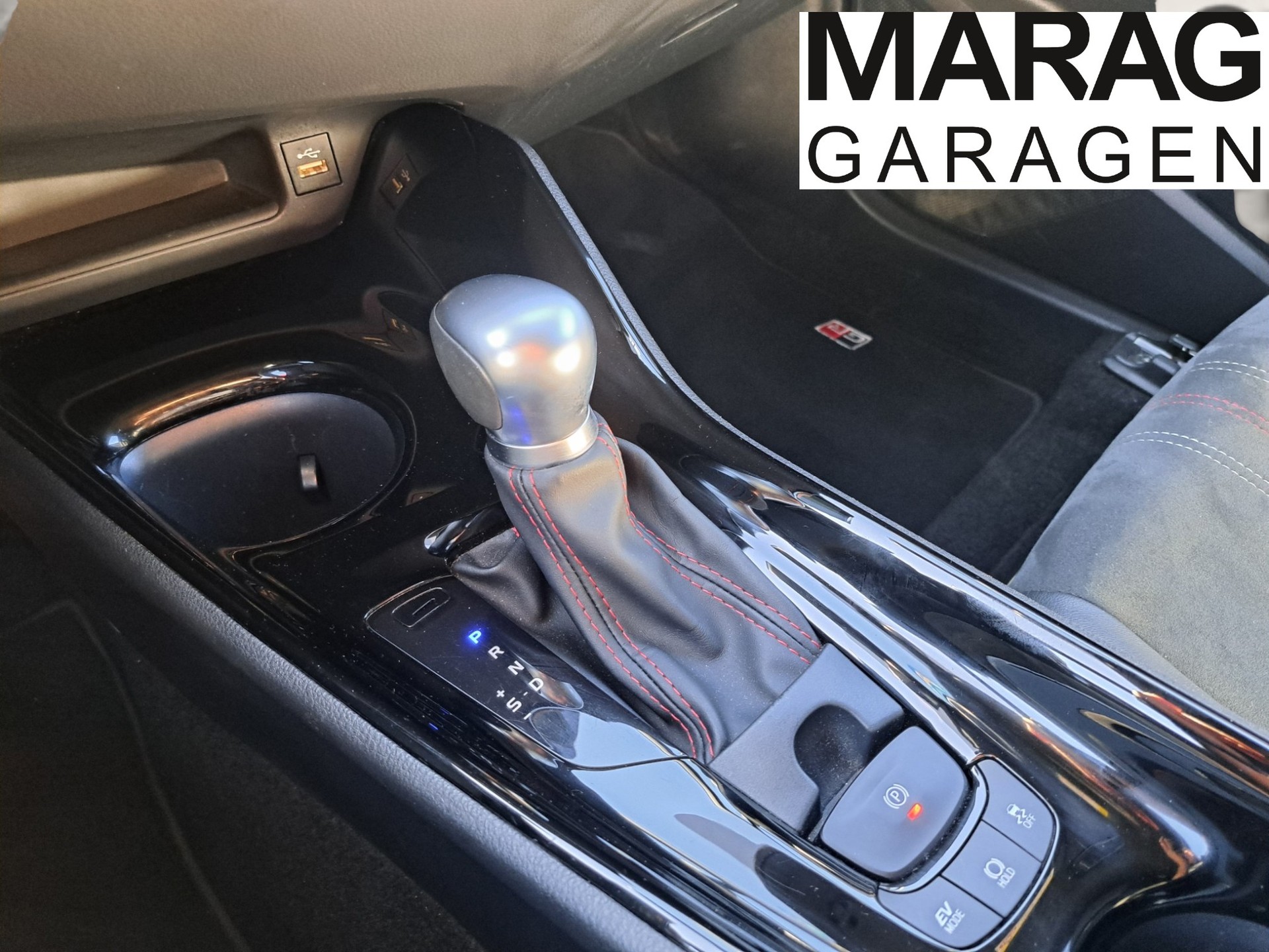 TOYOTA C-HR 2.0 HSD CVT GR Sport-image-14