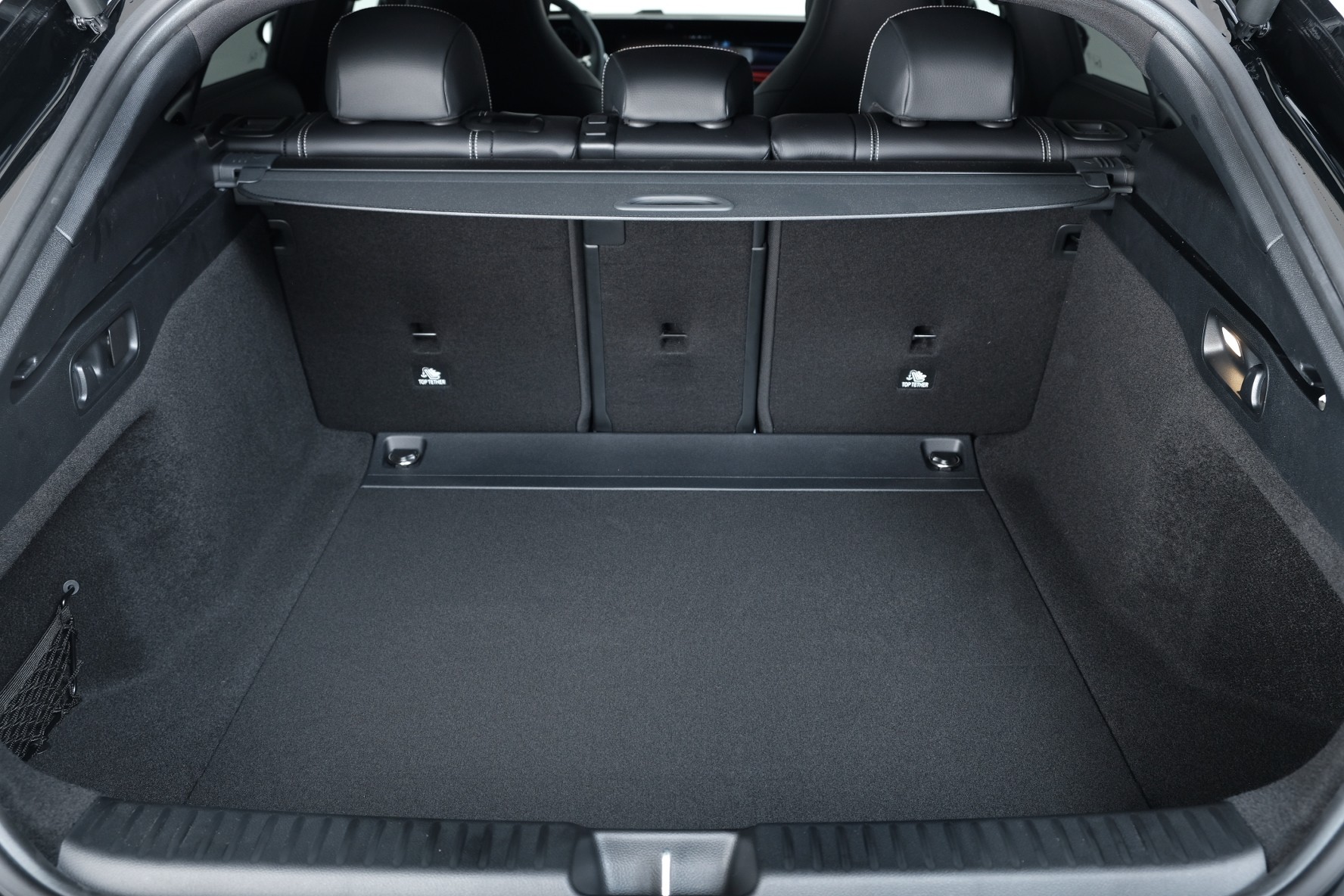MERCEDES-BENZ CLA 220 AMG Line 4Matic SB X178-image-13