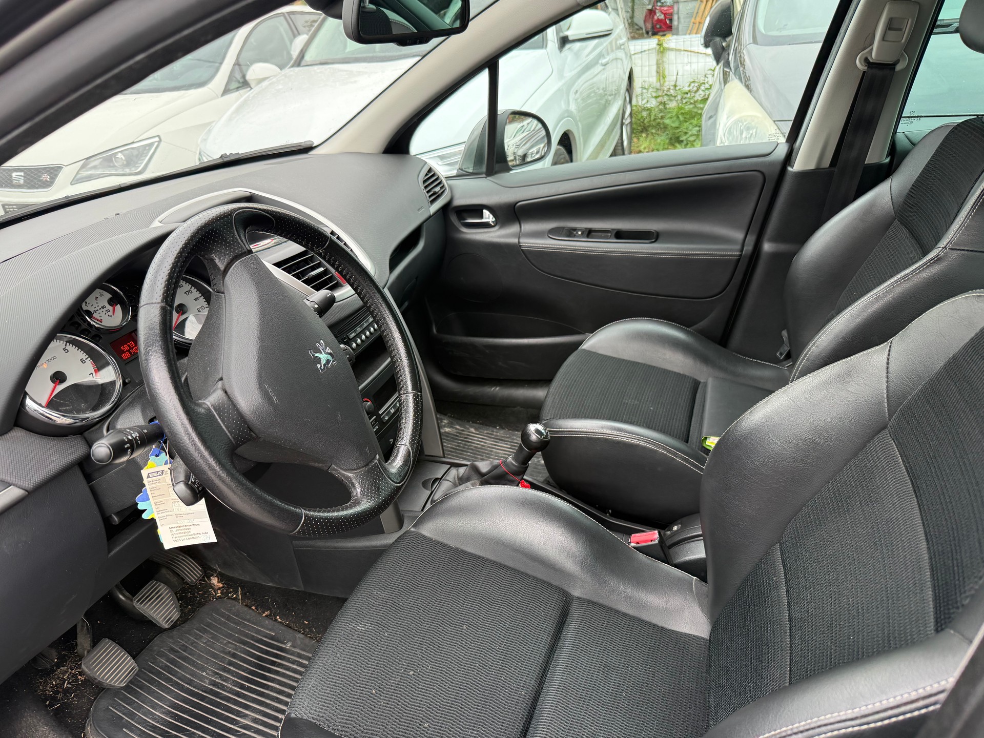 PEUGEOT 207 SW 1.6 16V Outdoor-image-7
