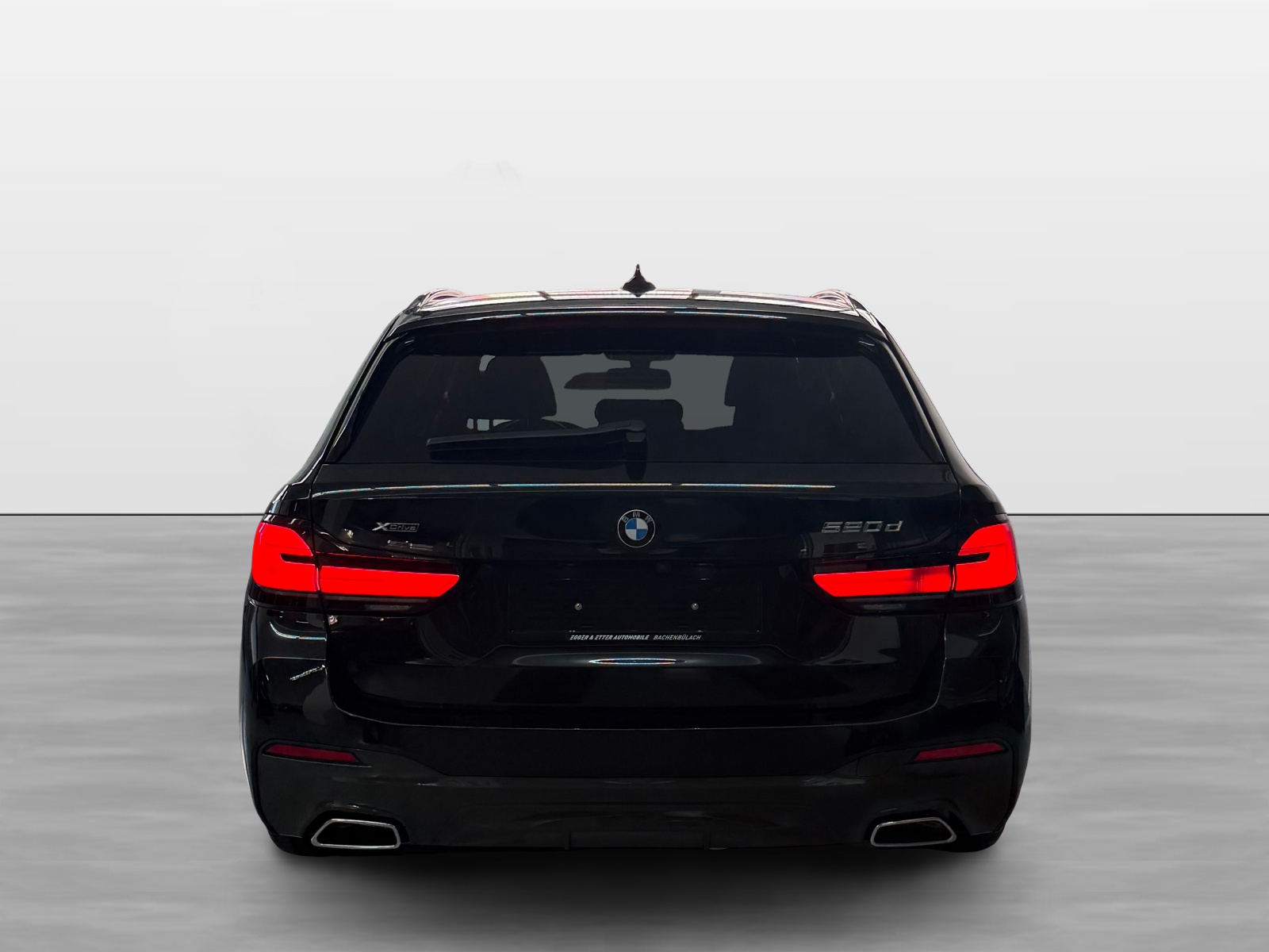 BMW 520d xDrive 48V Touring Pure M Sport Edition-image-4