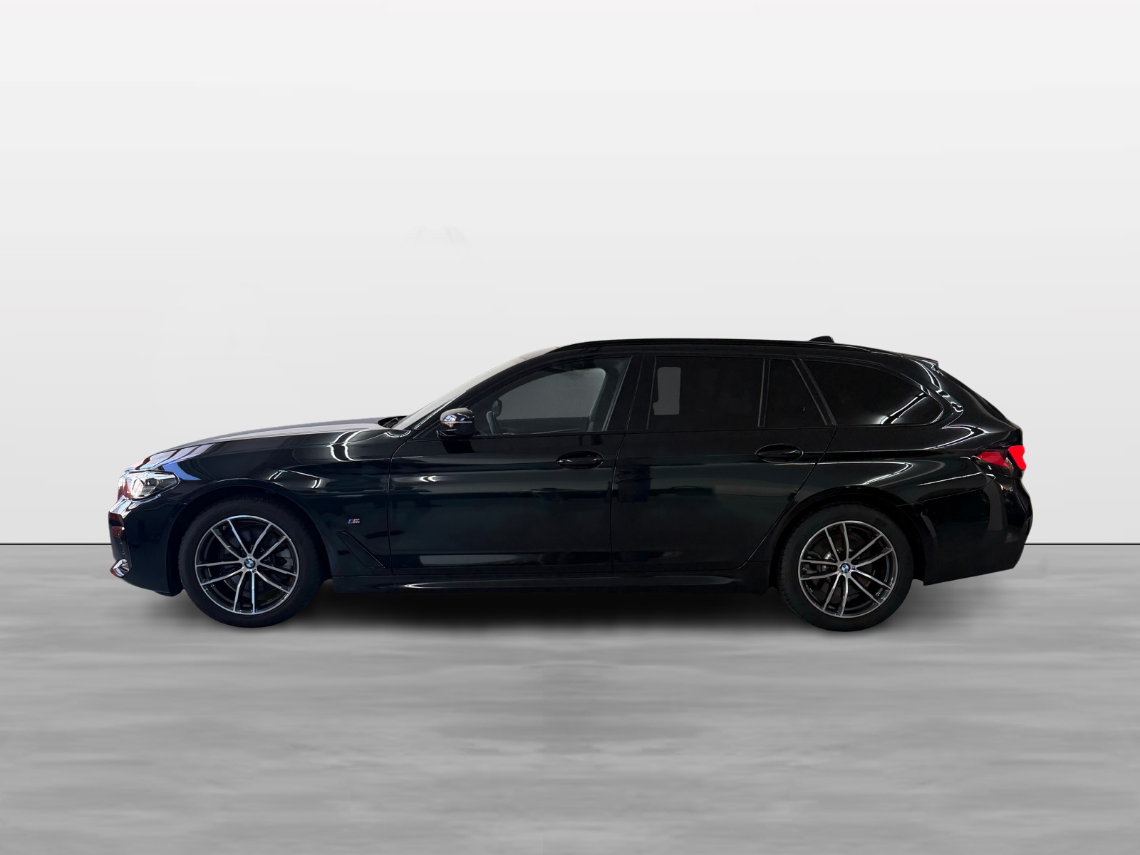 BMW 520d xDrive 48V Touring Pure M Sport Edition-showroom-element-2