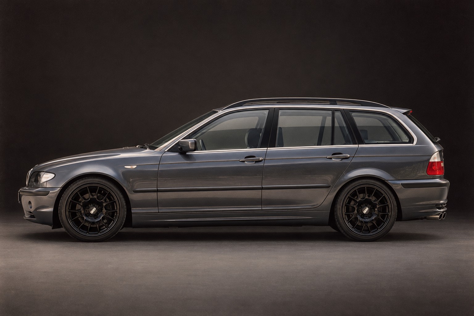 BMW 330xi-image-3