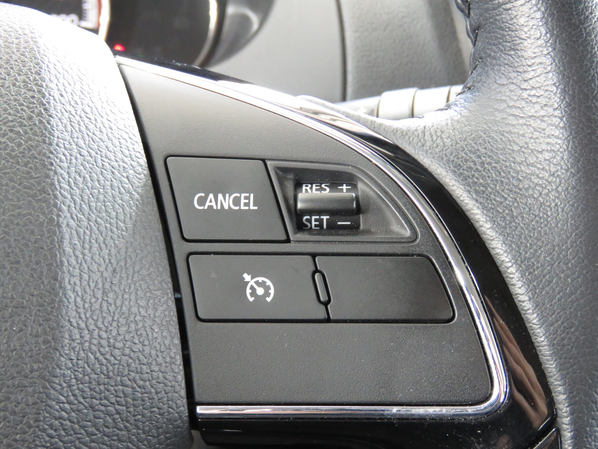MITSUBISHI Space Star 1.2 CVT Value Automat-image-18