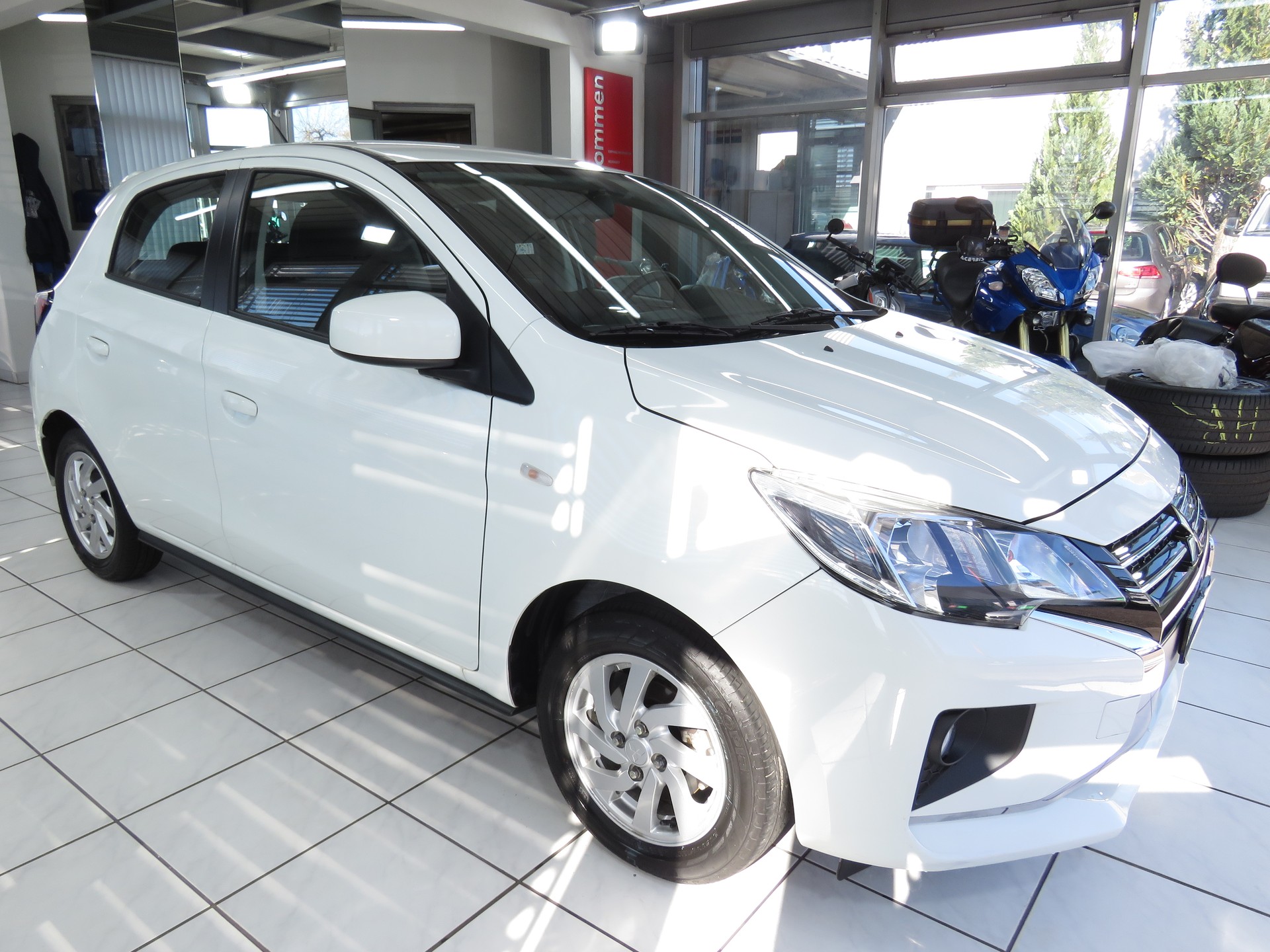 MITSUBISHI Space Star 1.2 CVT Value Automat-showroom-element-2