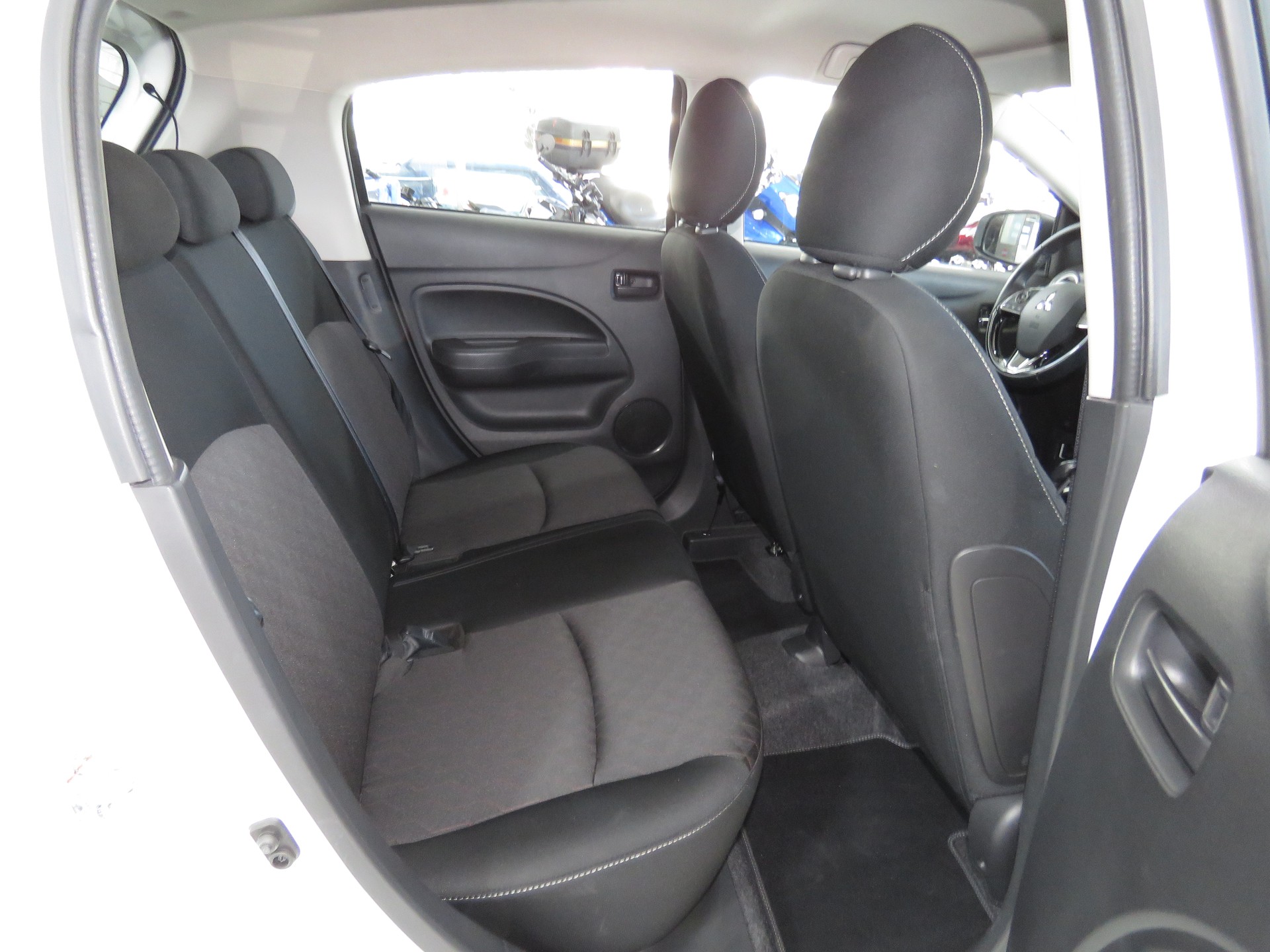 MITSUBISHI Space Star 1.2 CVT Value Automat-image-12