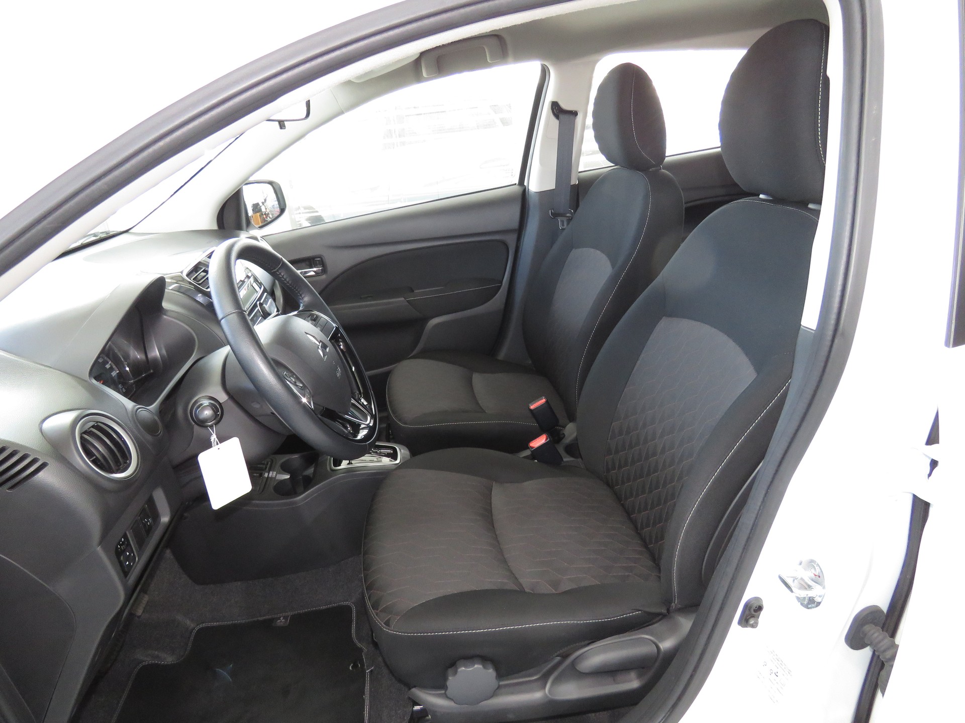 MITSUBISHI Space Star 1.2 CVT Value Automat-image-7