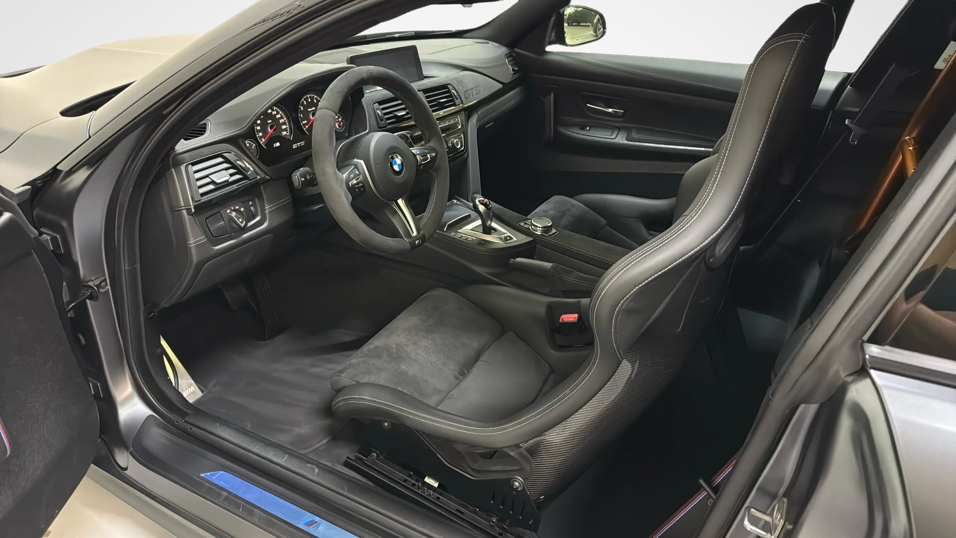 BMW M4 GTS Coupé-image-12