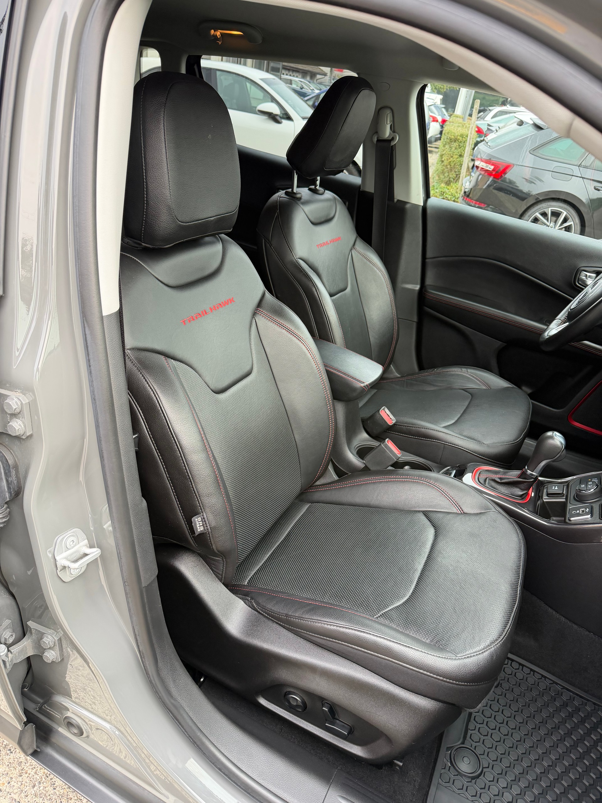 JEEP Compass 1.3 T PHEV Trailhawk AWD-image-16