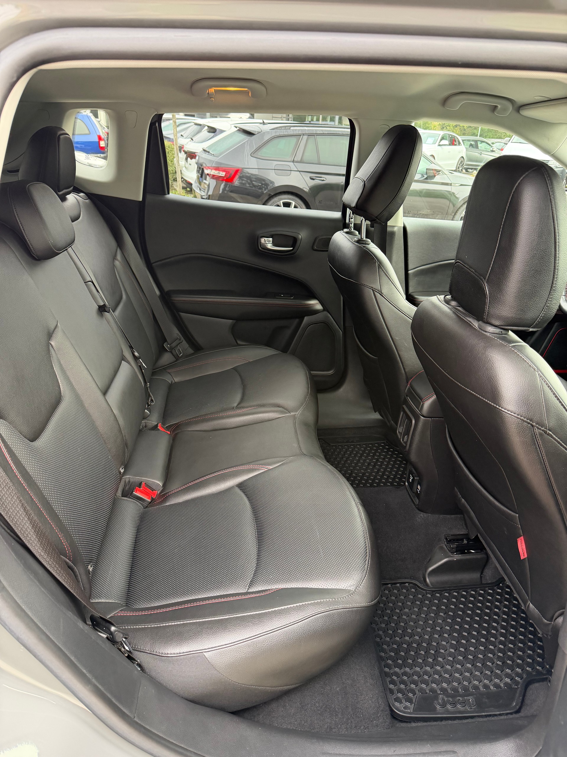 JEEP Compass 1.3 T PHEV Trailhawk AWD-image-14