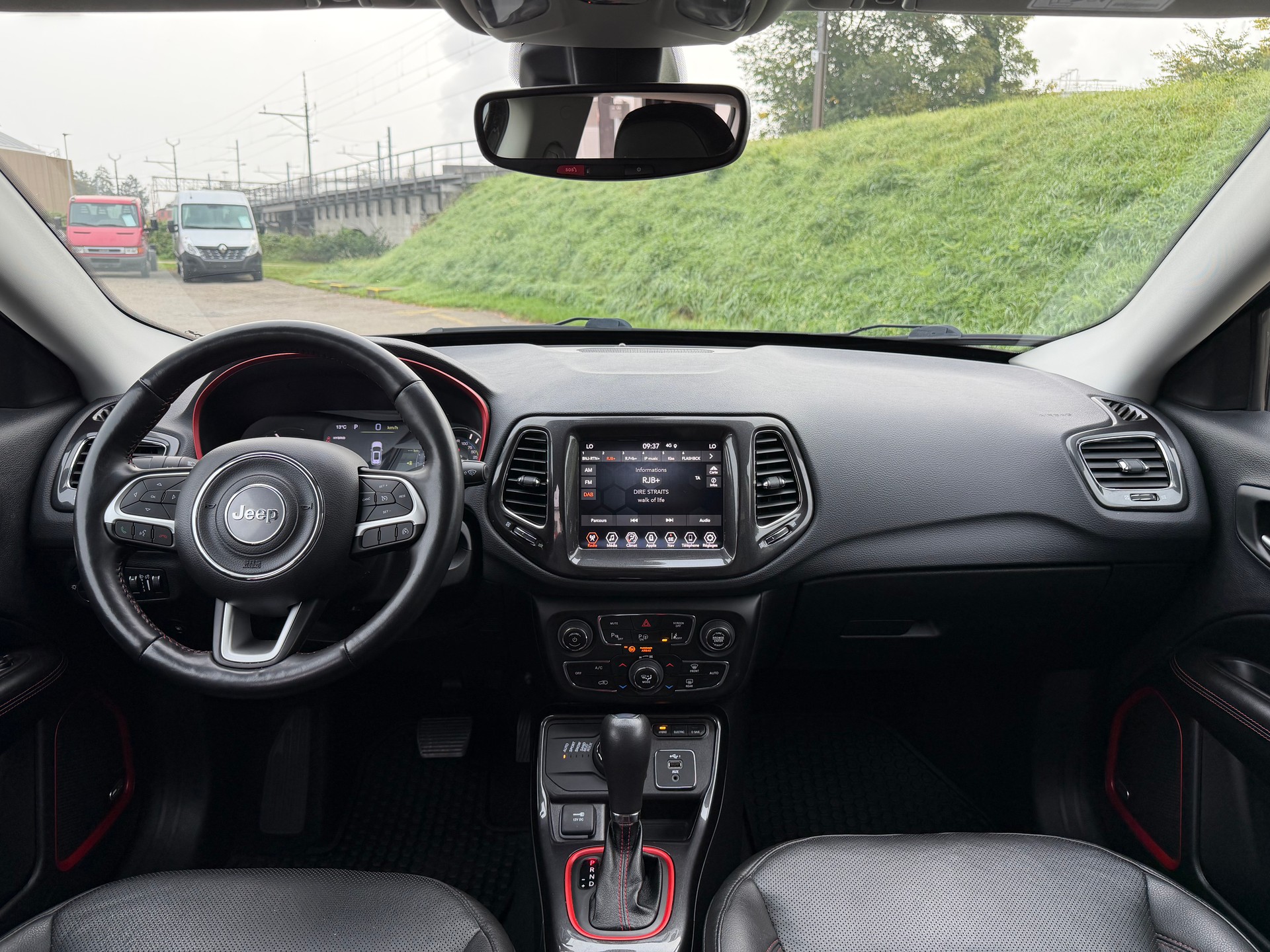 JEEP Compass 1.3 T PHEV Trailhawk AWD-image-12