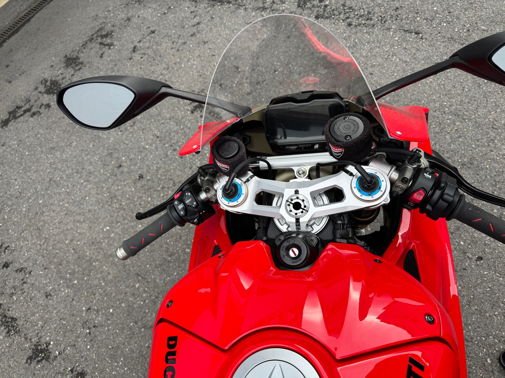 DUCATI Panigale V4 S-image-3